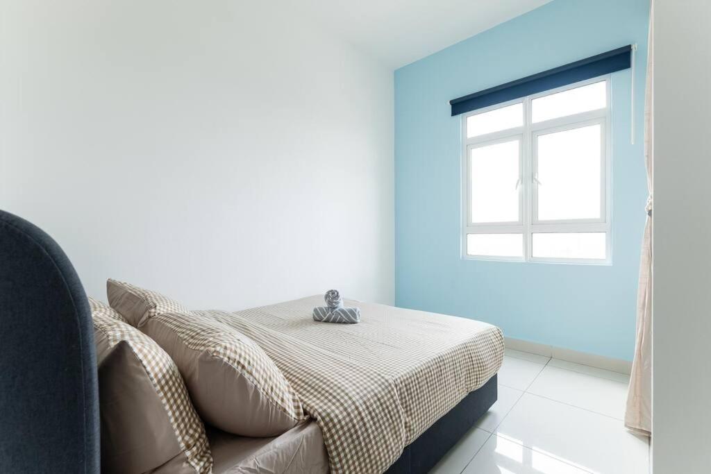 TR Residence Lovely 3 BR unit 6pax next to Titiwangsa LRT