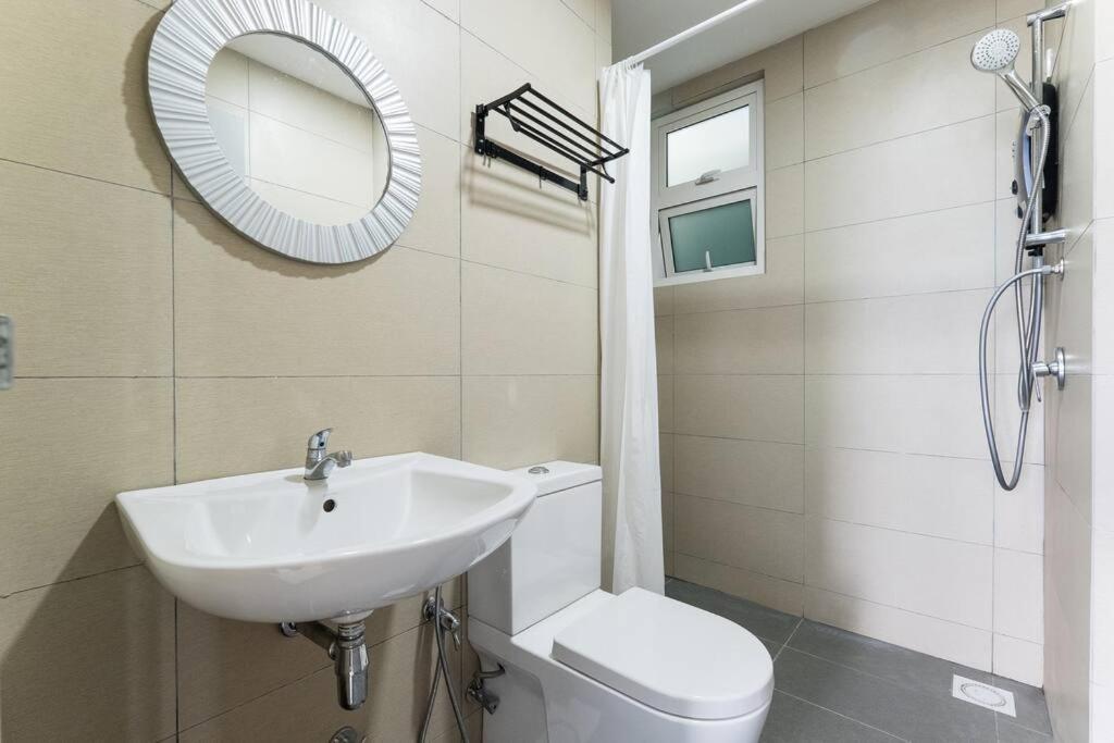 TR Residence Lovely 3 BR unit 6pax next to Titiwangsa LRT
