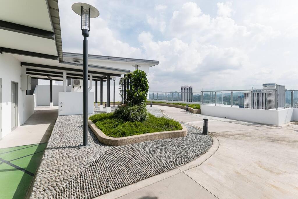 TR Residence Lovely 3 BR unit 6pax next to Titiwangsa LRT