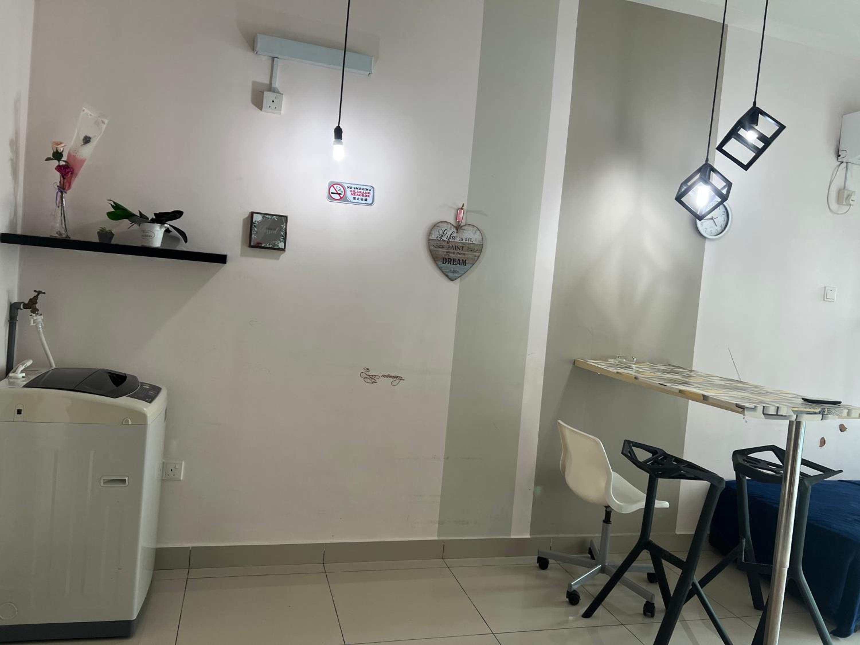 19-JY Sweet Homestay Studio High Floor at PALAZIO Mount Austin