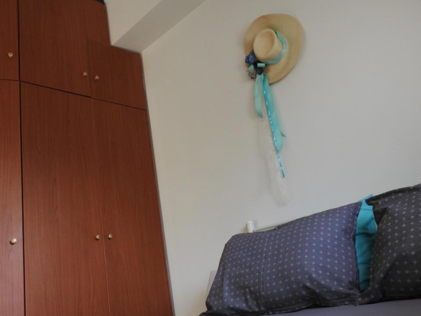 F.K Room 2 photo 5