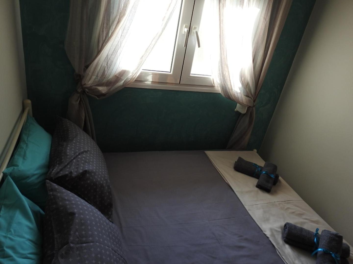 F.K Room 2 photo 4