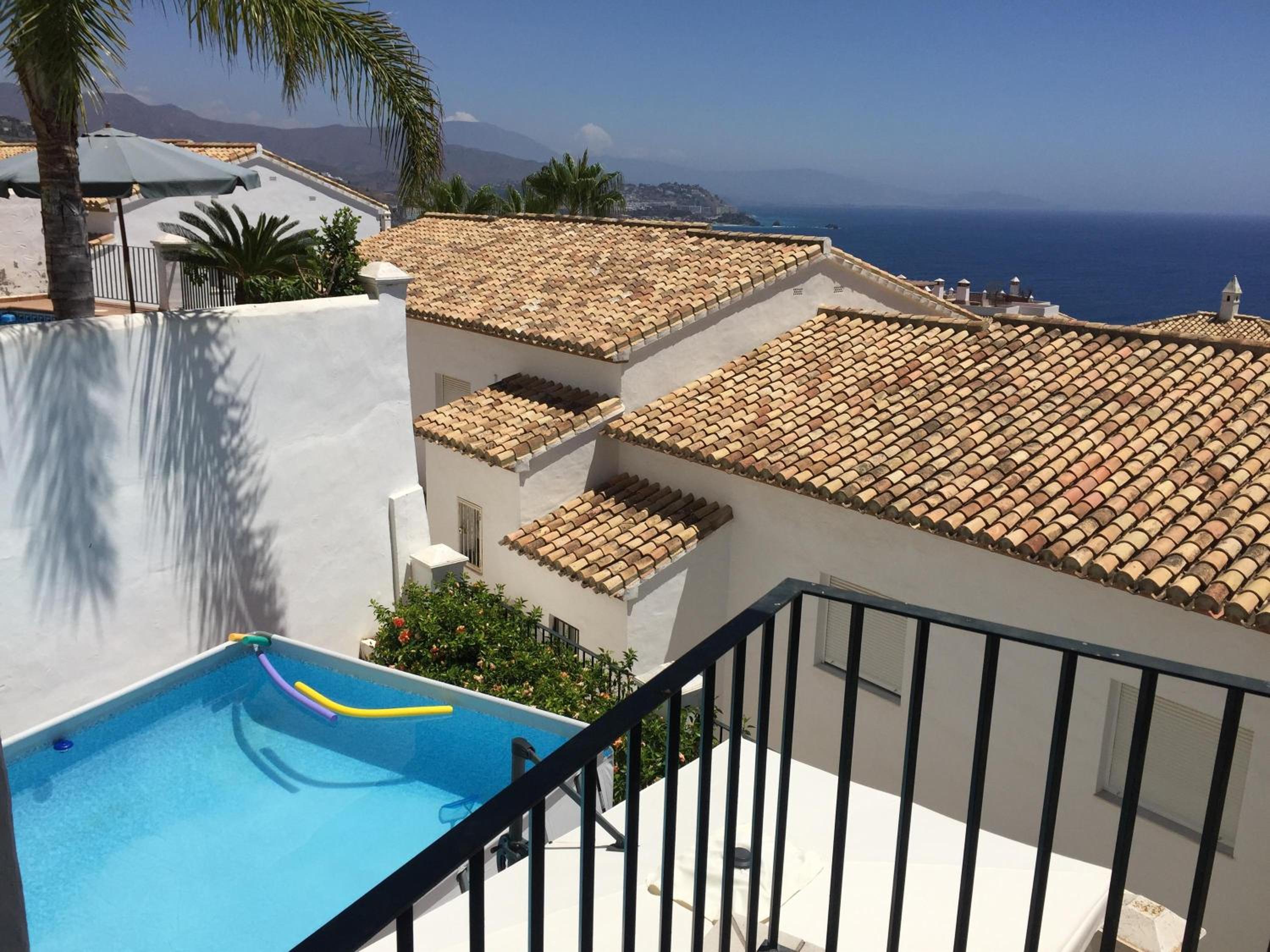 Marina del Este sea view photo 3