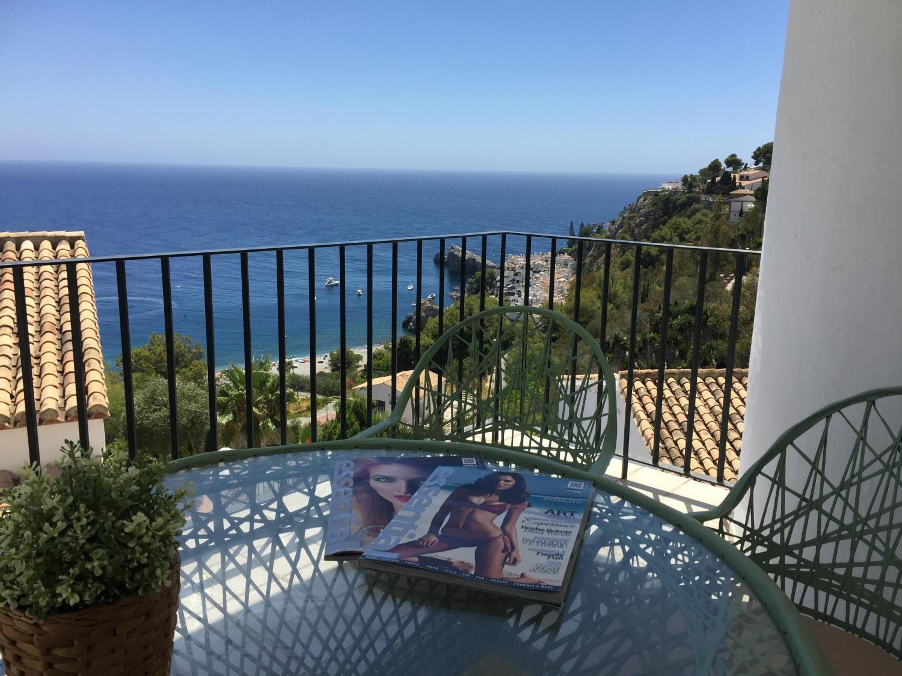 Marina del Este sea view photo 4