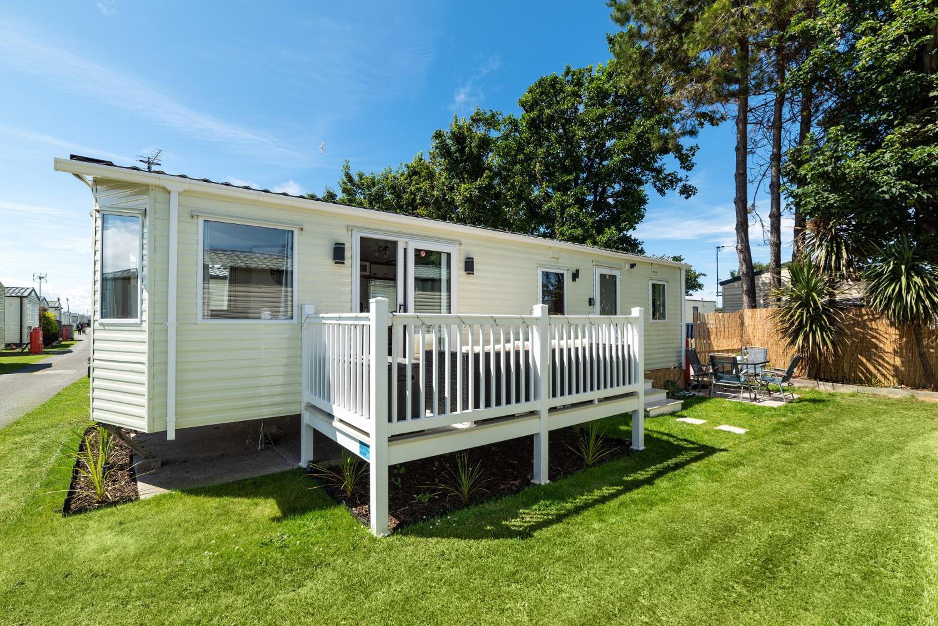 Dog Friendly Lovely Caravan by Beach Prestatyn N Wales 6 Berth Read full Host details before booking Mon in to Fri out Fri in to Mon out Mon to Mon Fri to  view 2