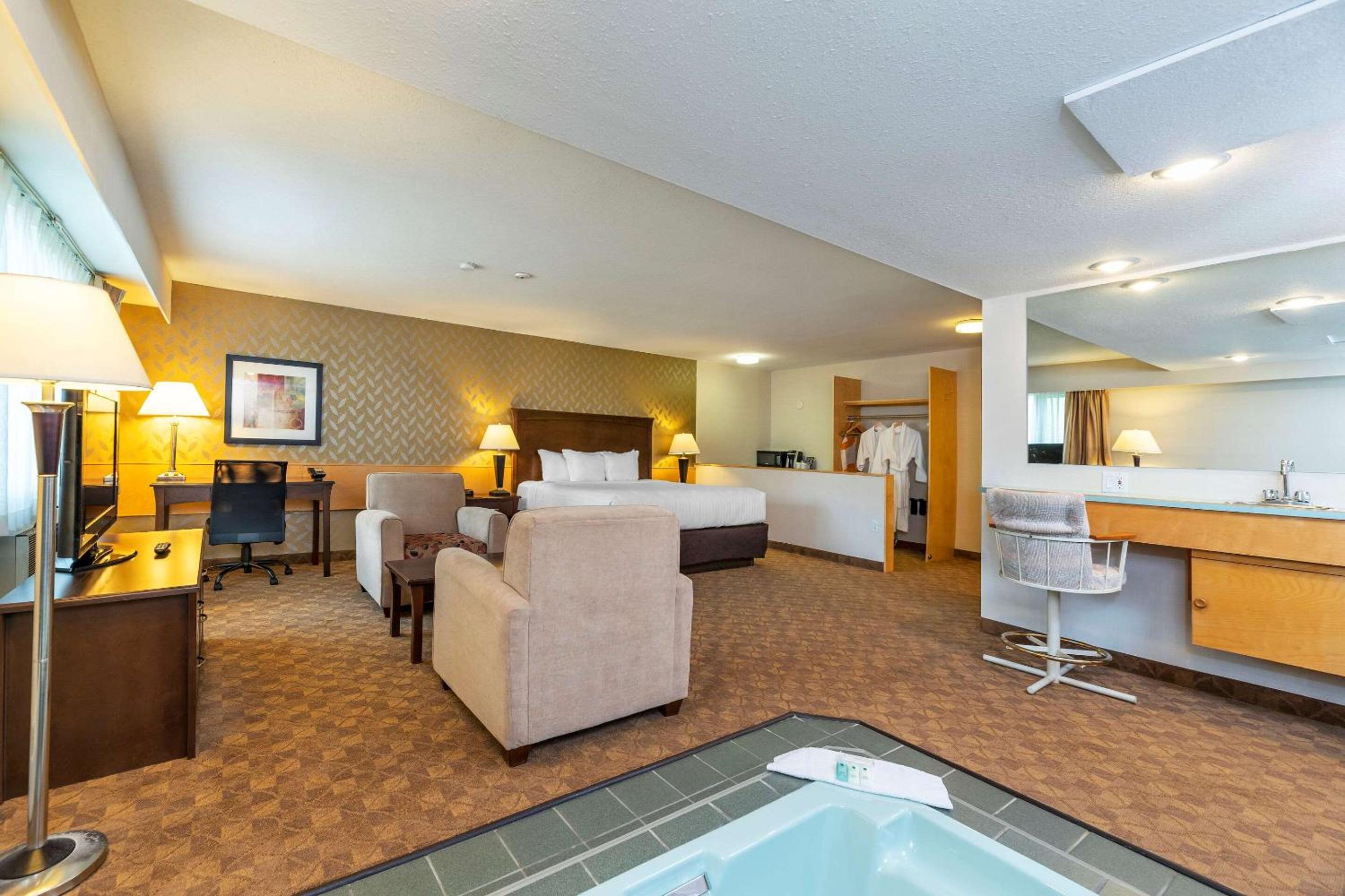 Prestige Riverside Lodge Quesnel