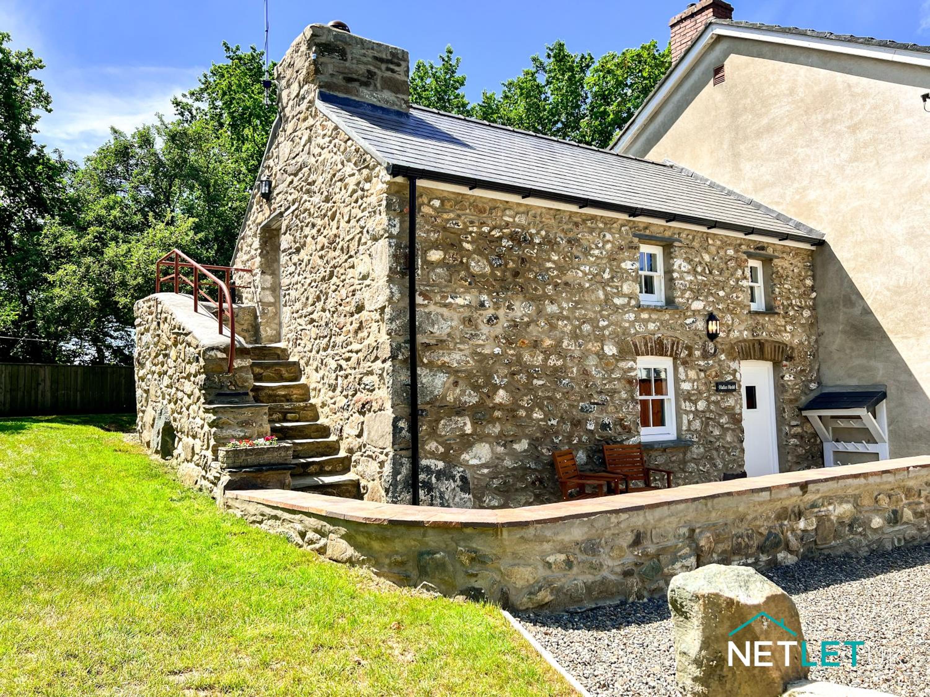 Hafan Hedd - Romantic Rural Retreat in Pembrokeshire view 4