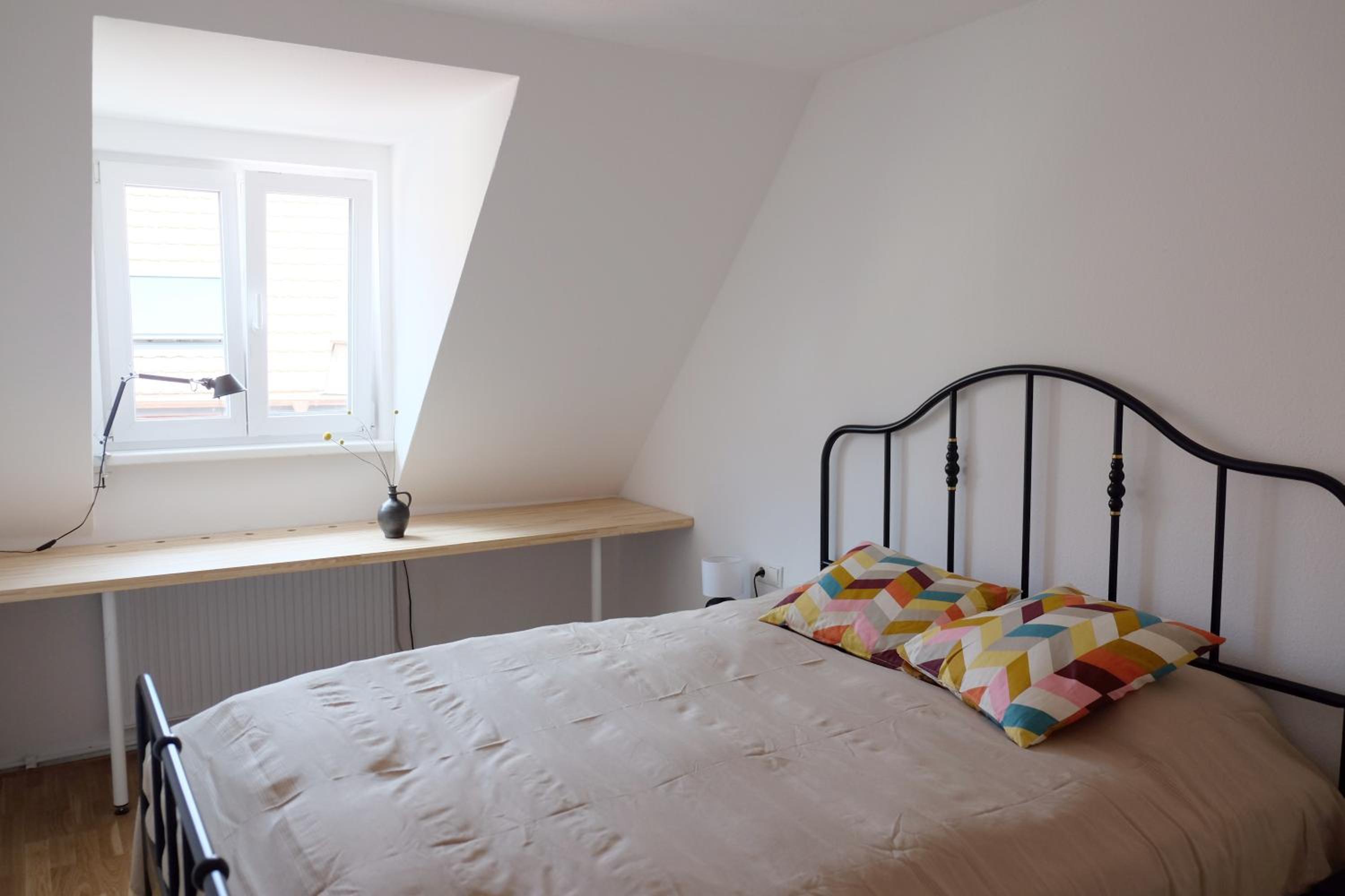 Bright + Cozy Dachgeschoß Maisonette im Zentrum