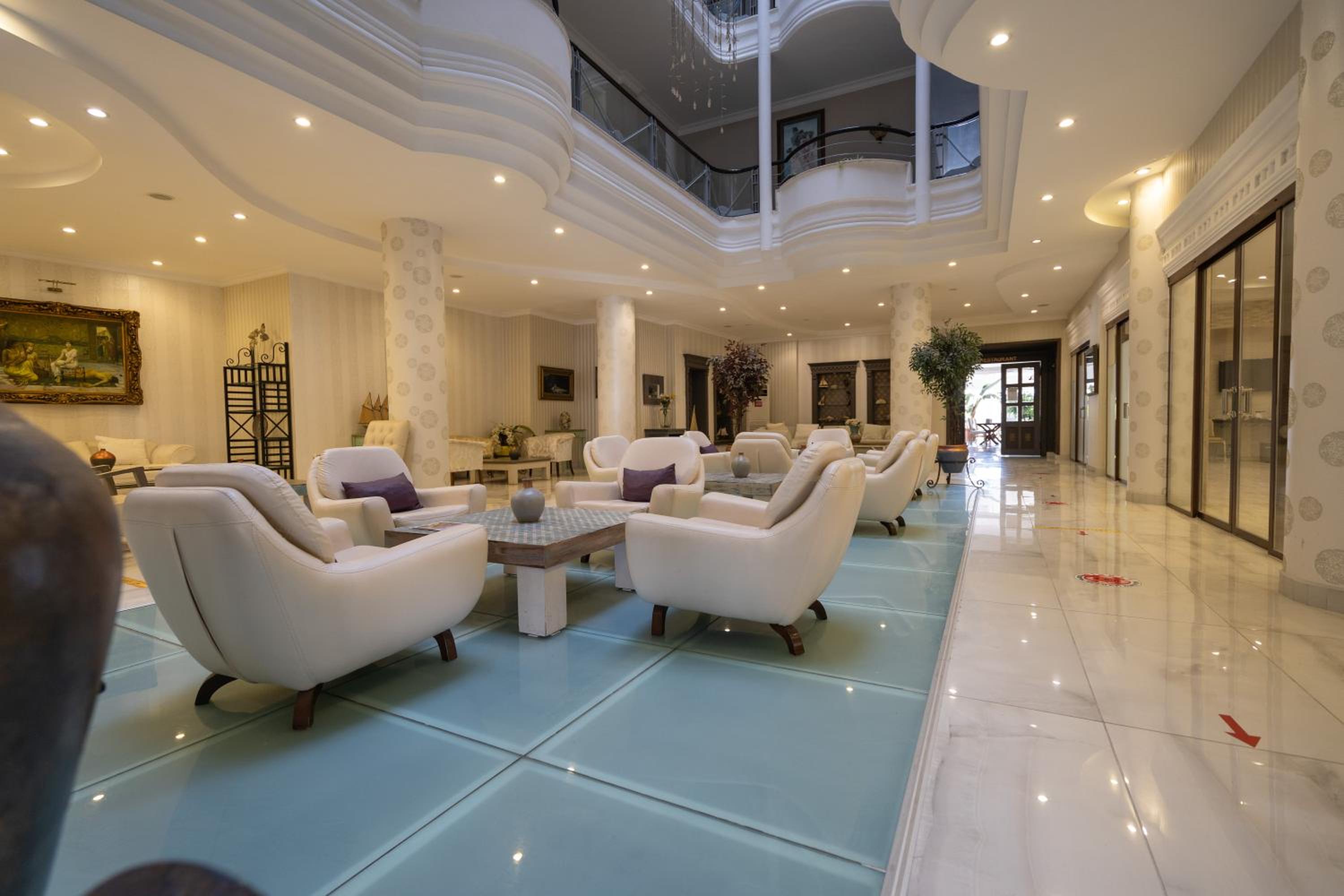 Romance Beach Hotel - Image 10