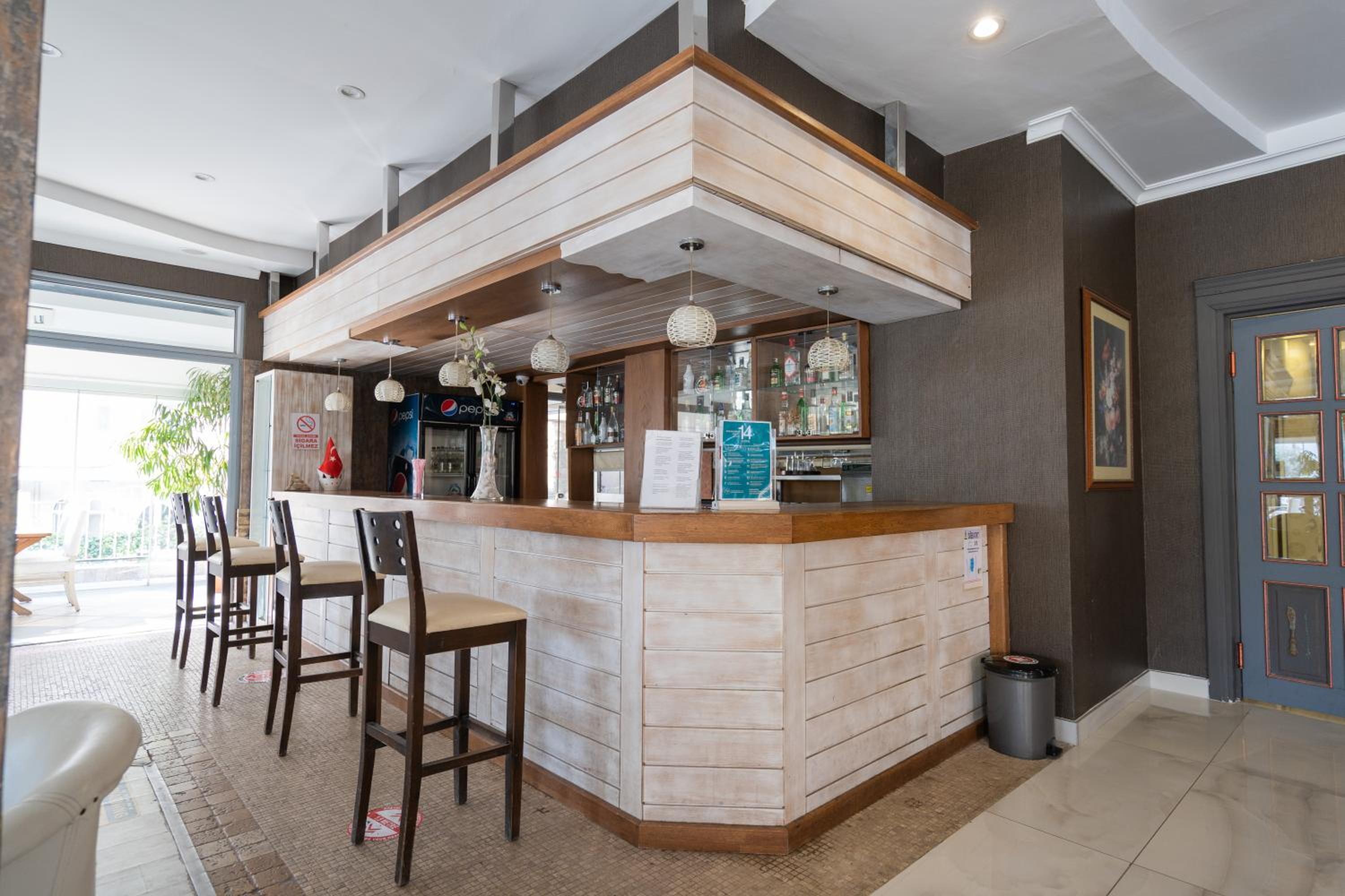 Romance Beach Hotel - Image 18