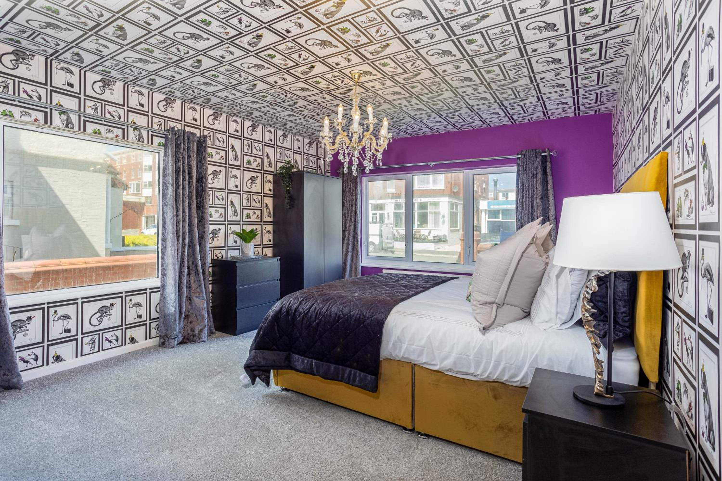 Empress Hall Blackpool by Charles Alexander Short Stay - Sleeps 20