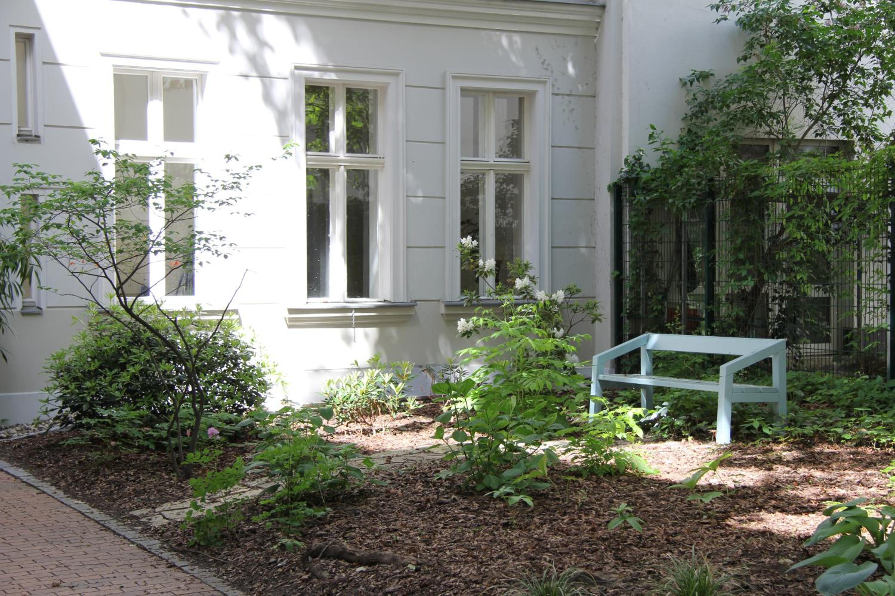 Nollendorf Apartments - 1 separate bedroom and 1 living room with sofa bed in Motzstraße