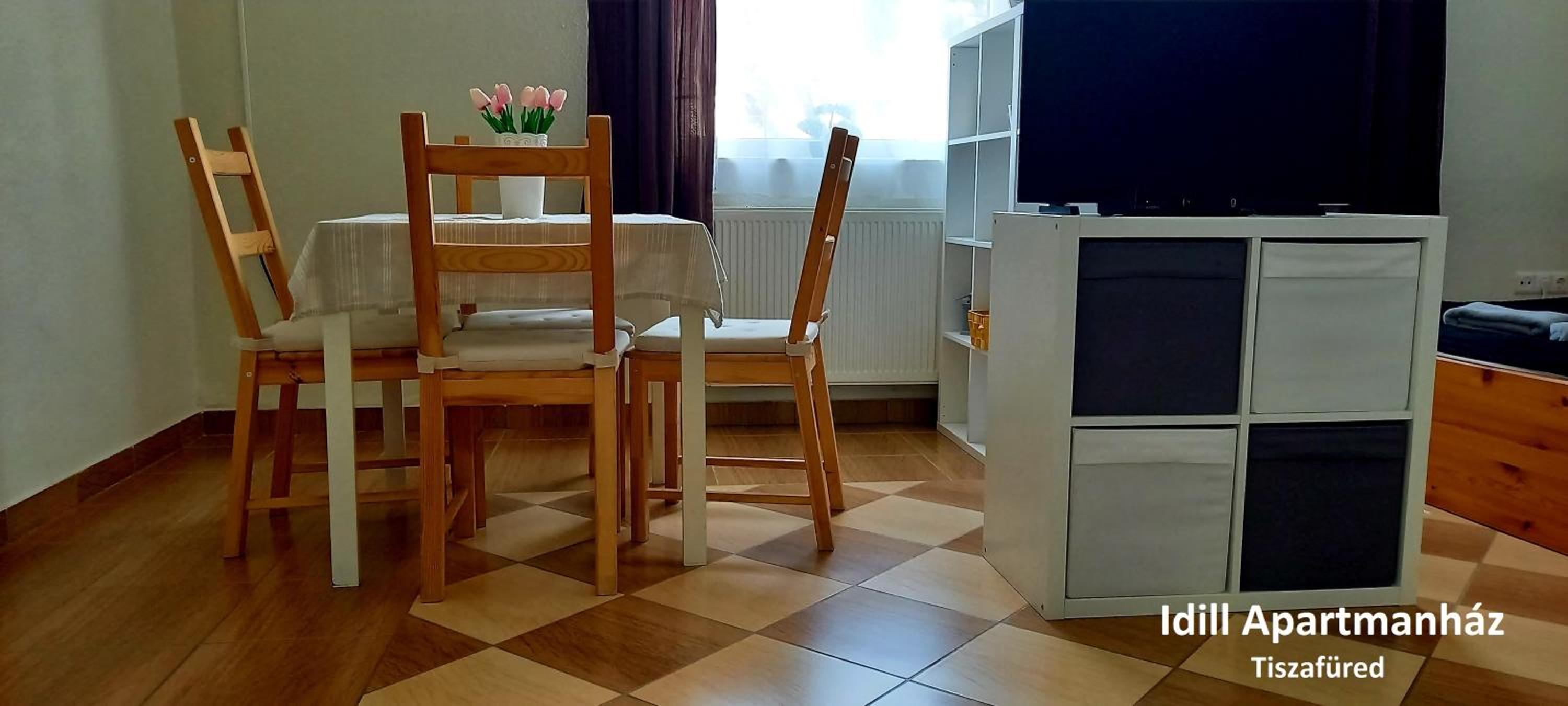 Idill Apartmanház B&B view 2