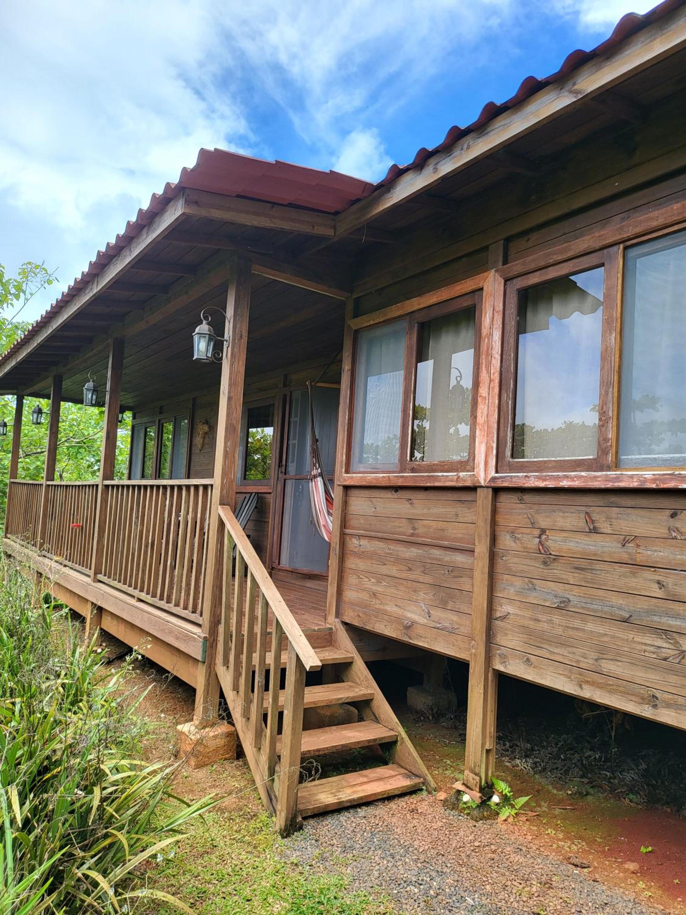 Jaco-Carara 3 bdrm surrounded by rainforest with private pool