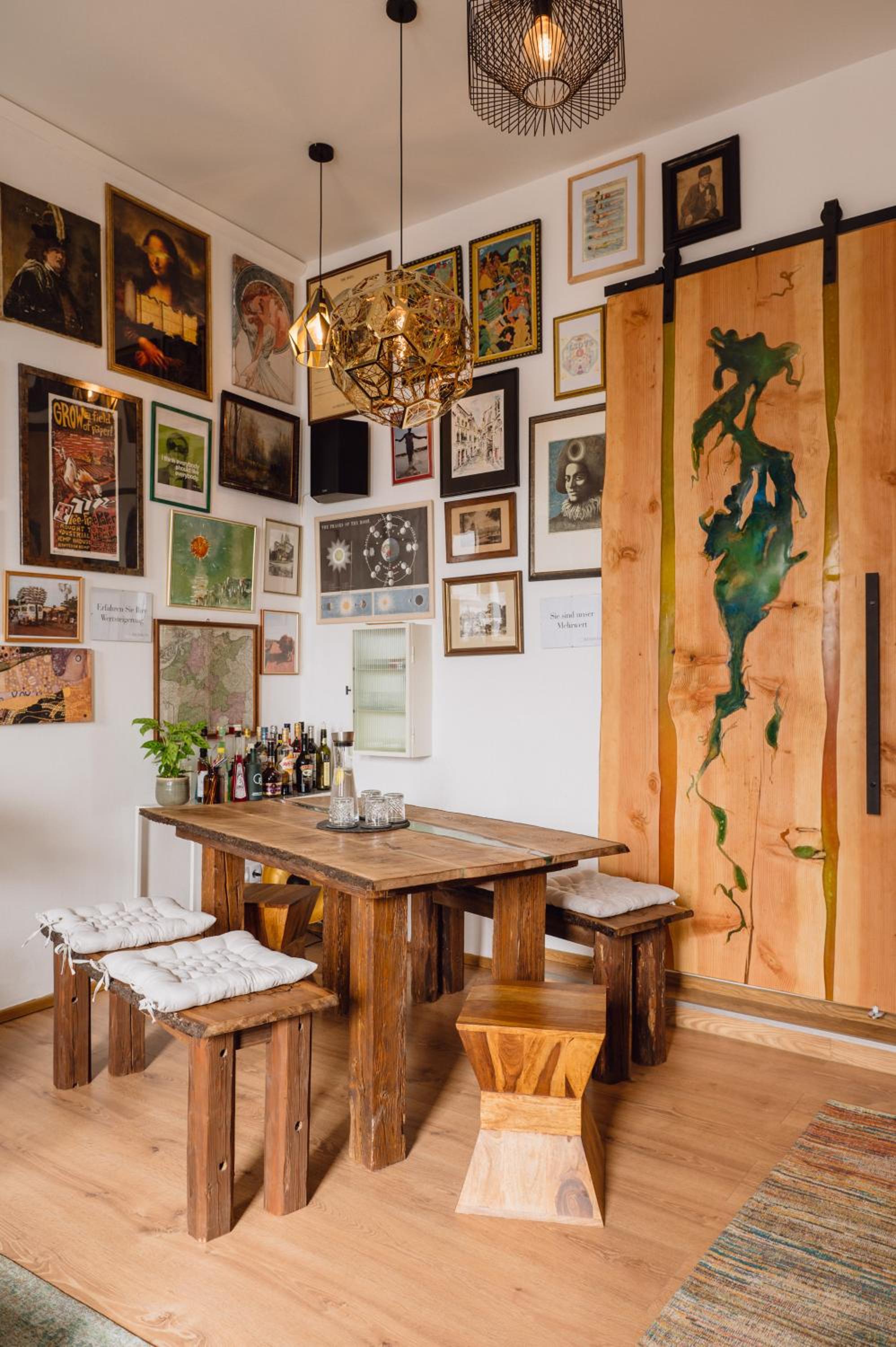 The Gallery No.4
