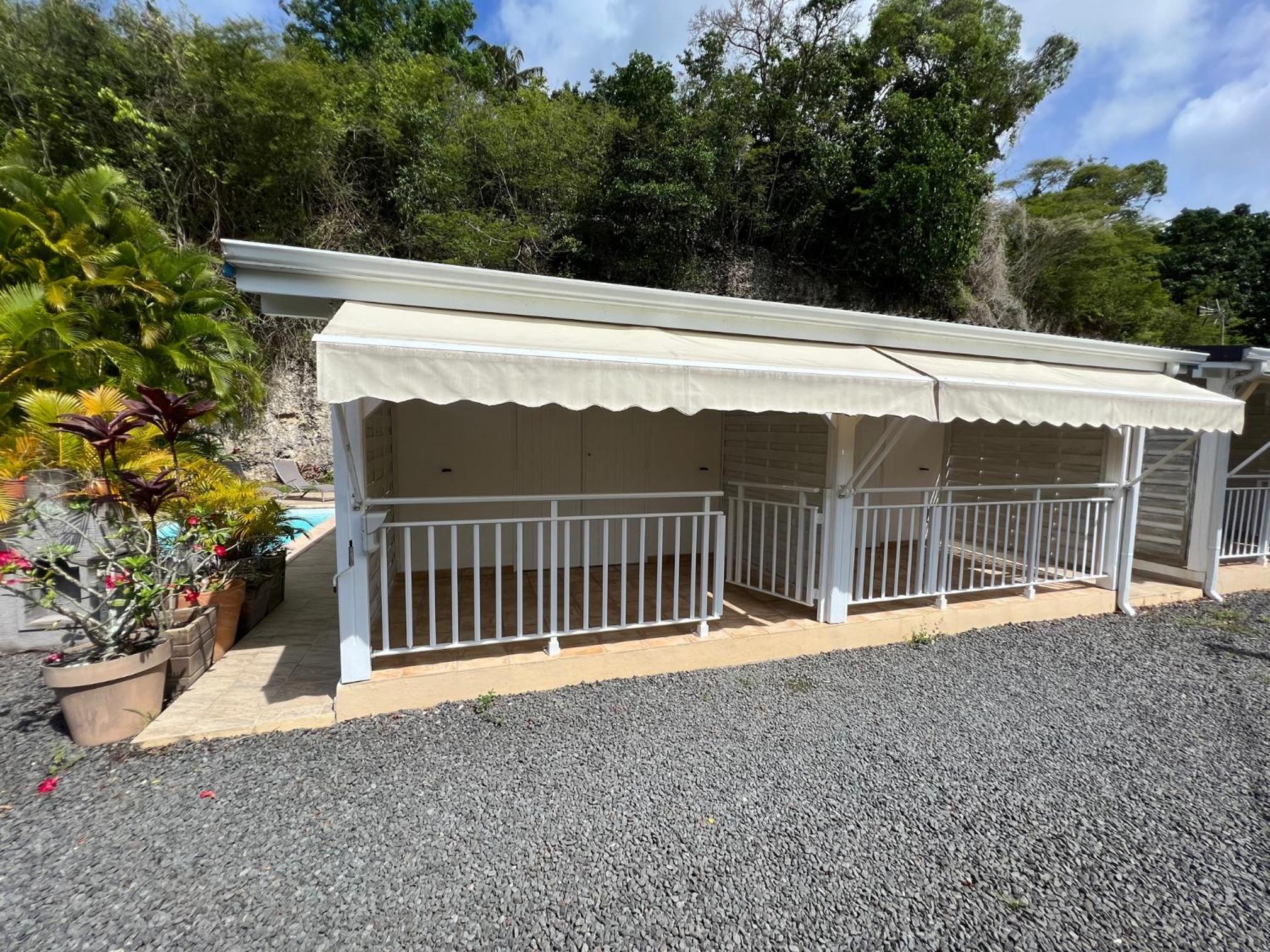 CHARMANTS BUNGALOWS AVEC PISCINE view 4