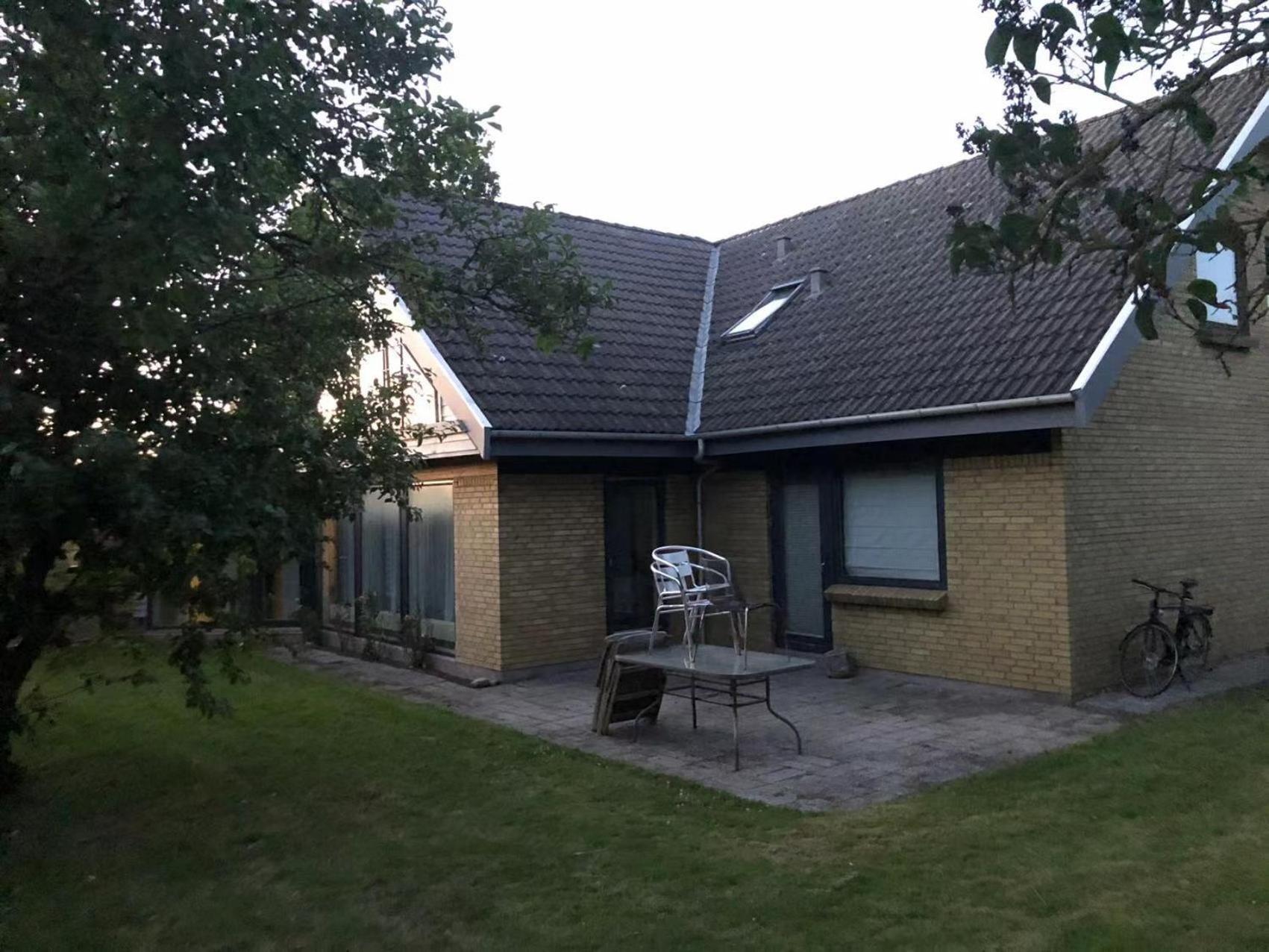 Quiet villa apartment close to everything