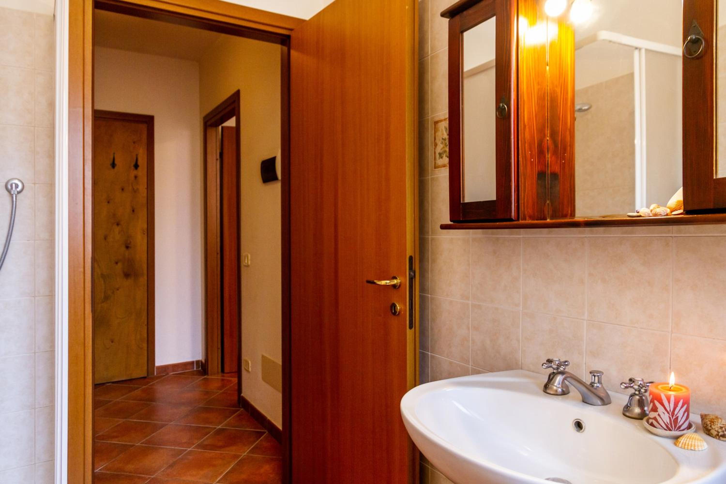 Bilo Camelia photo 5