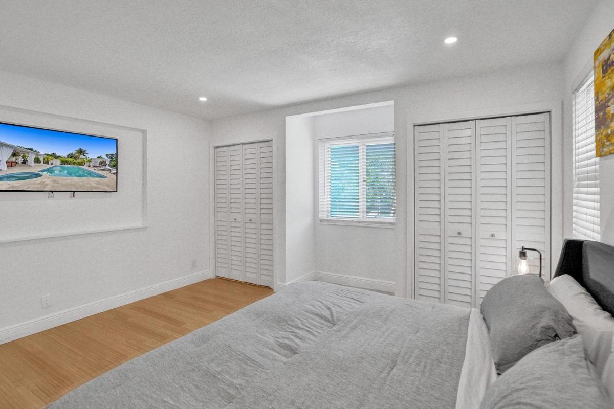 Newly Renovated 5br Villa with pool in Ft Lauderdale on the water