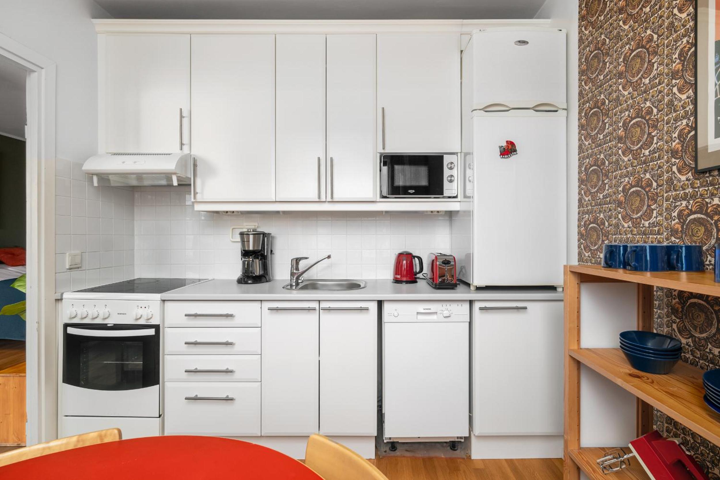 WeHost Spacious Traveller’s HQ Above Metro @Vilhonvuorenkuja 16 view 4