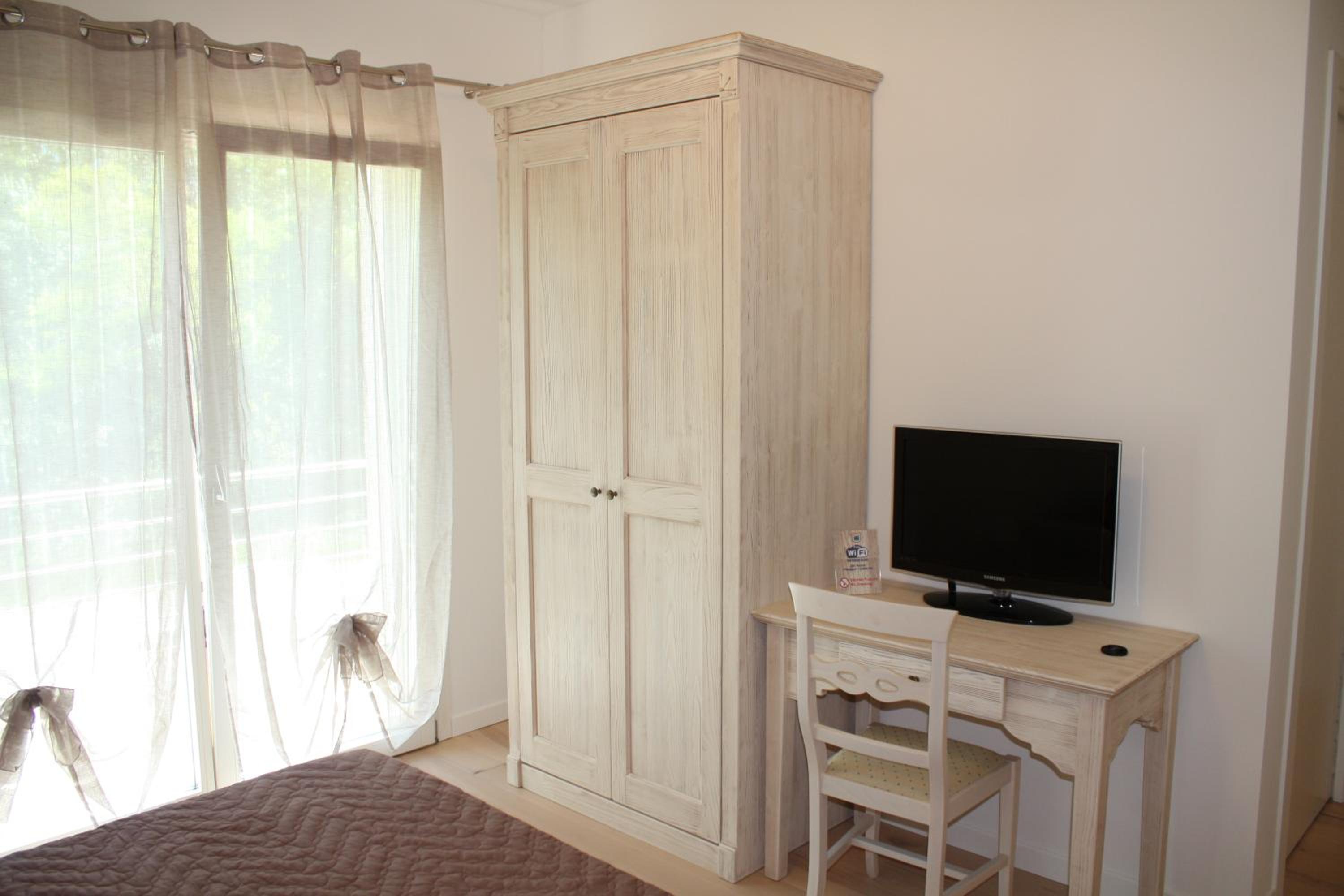 Elis' Rooms