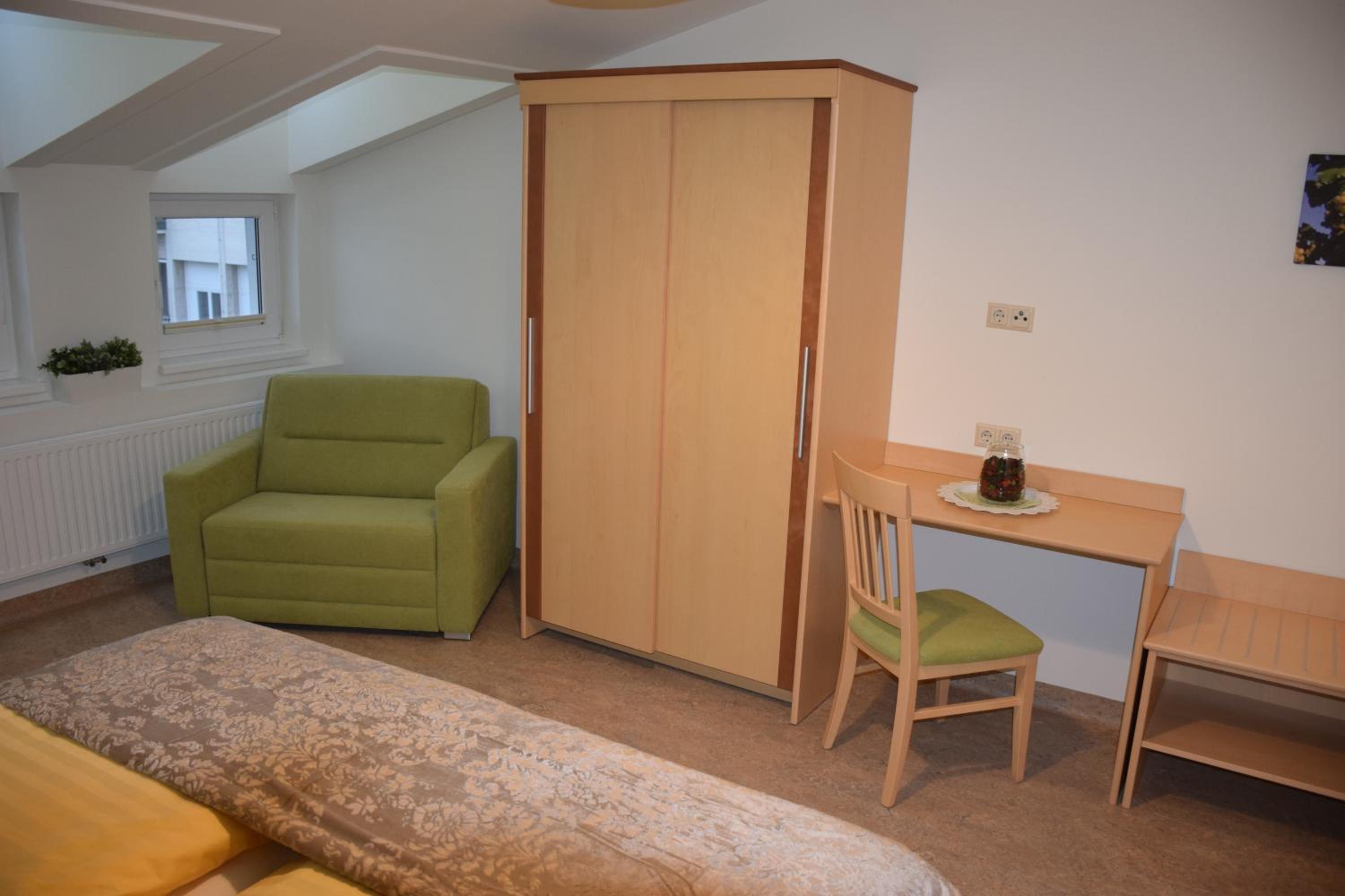 Atrium Gästezimmer und Restaurant - Hohenau an der March