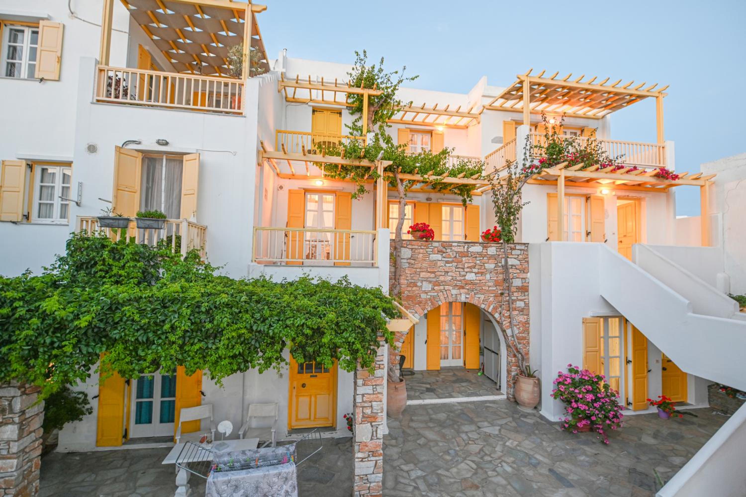 Hotel Alento Apartments - Image 1