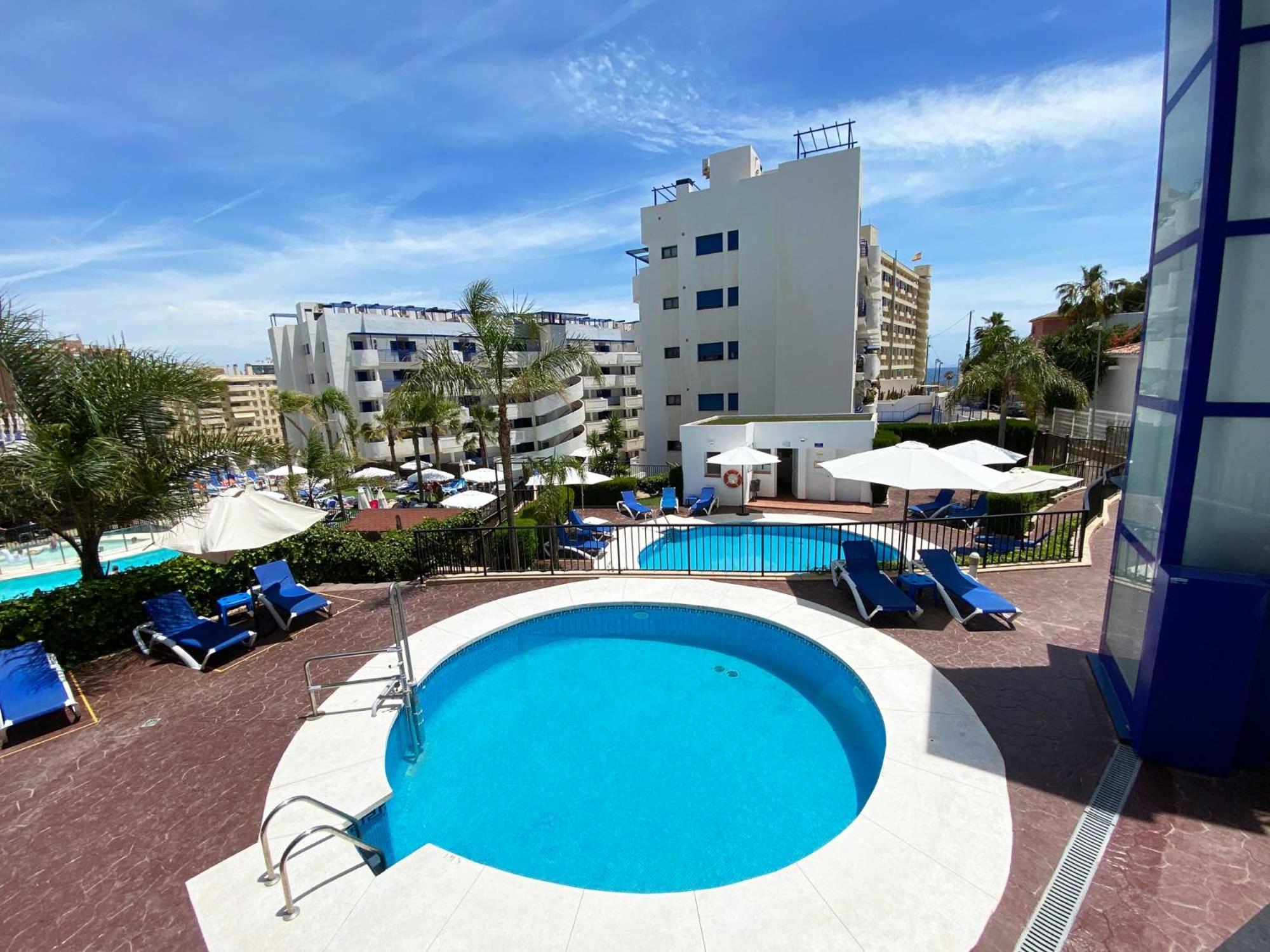Apartamento Almar Benalmádena a 200 m de la playa - Piscina y Parking view 3