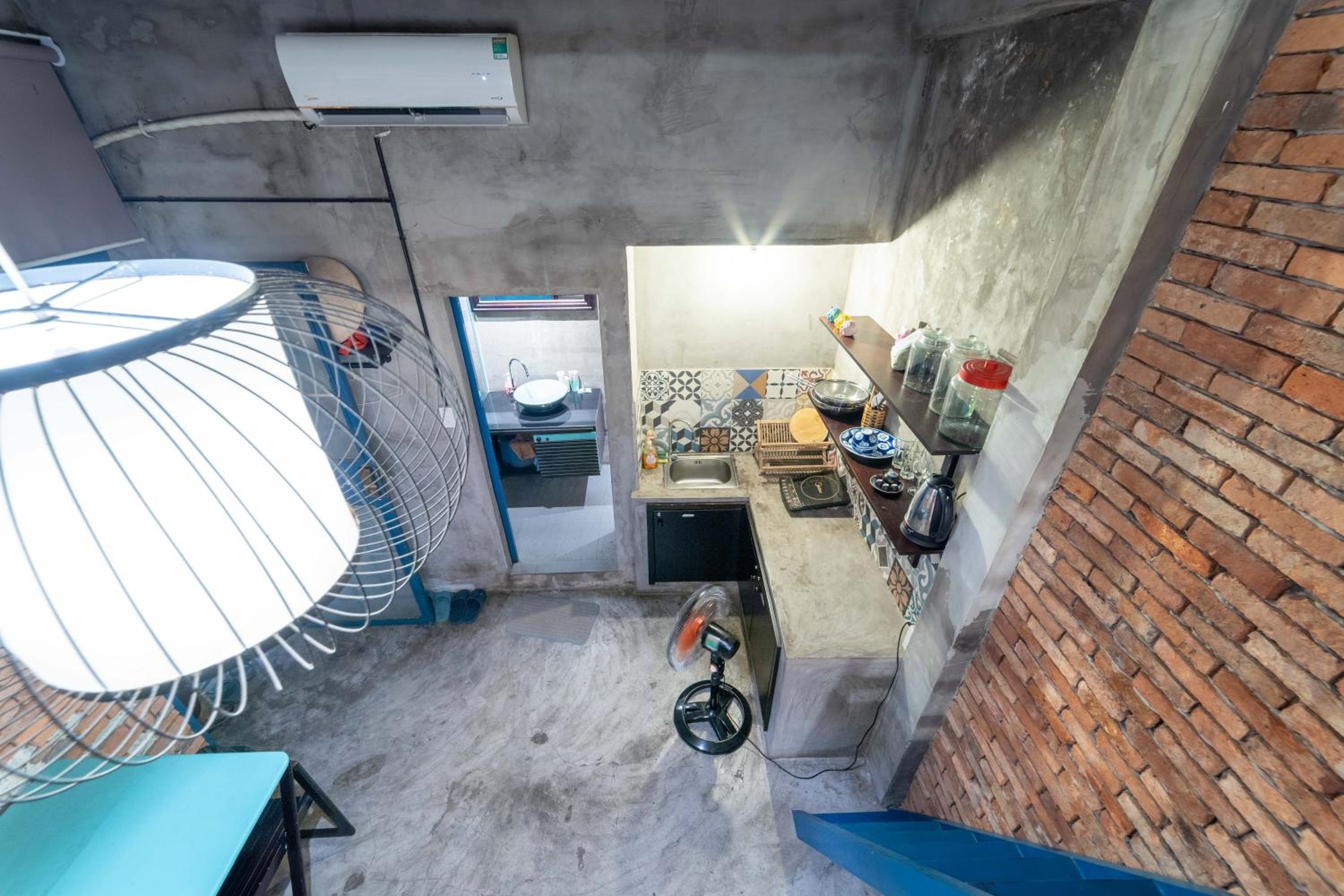Stay&Chill - S.1: Ancient studio nearby Bui Vien
