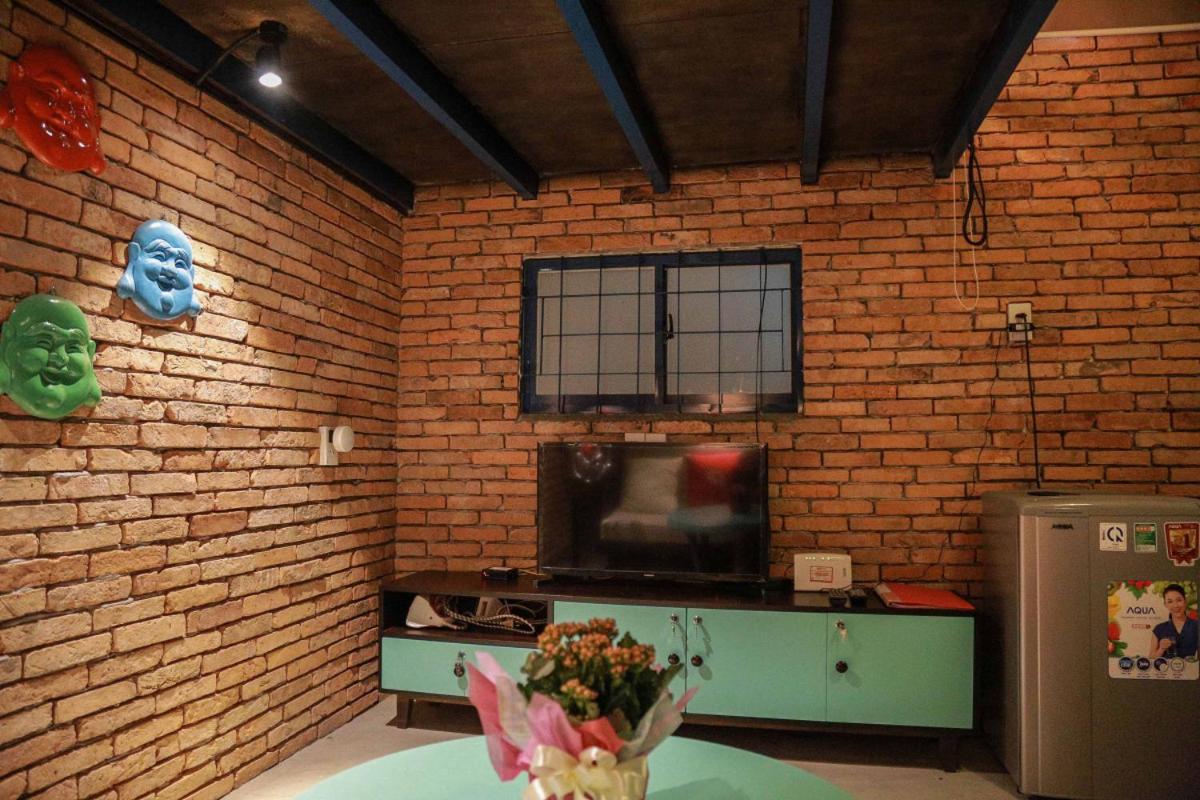 Stay&Chill - S.1: Ancient studio nearby Bui Vien