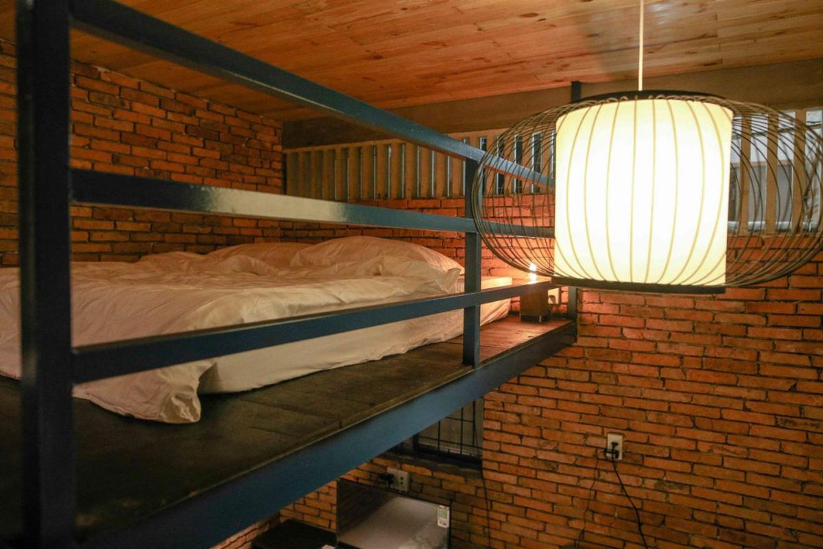 Stay&Chill - S.1: Ancient studio nearby Bui Vien