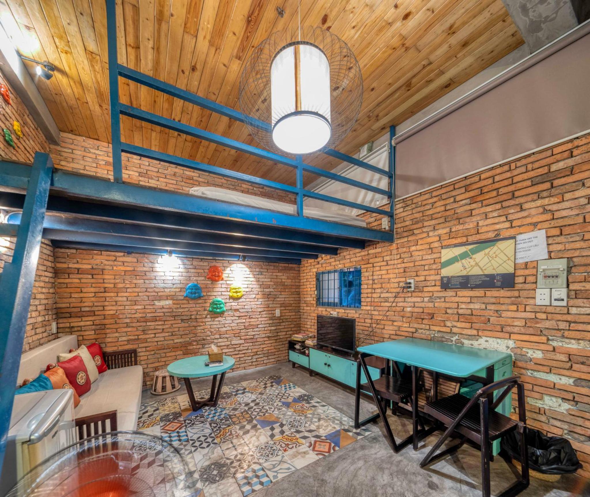 Stay&Chill - S.1: Ancient studio nearby Bui Vien