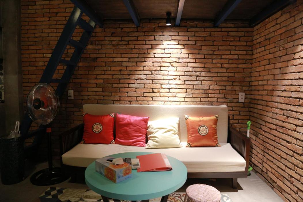Stay&Chill - S.1: Ancient studio nearby Bui Vien