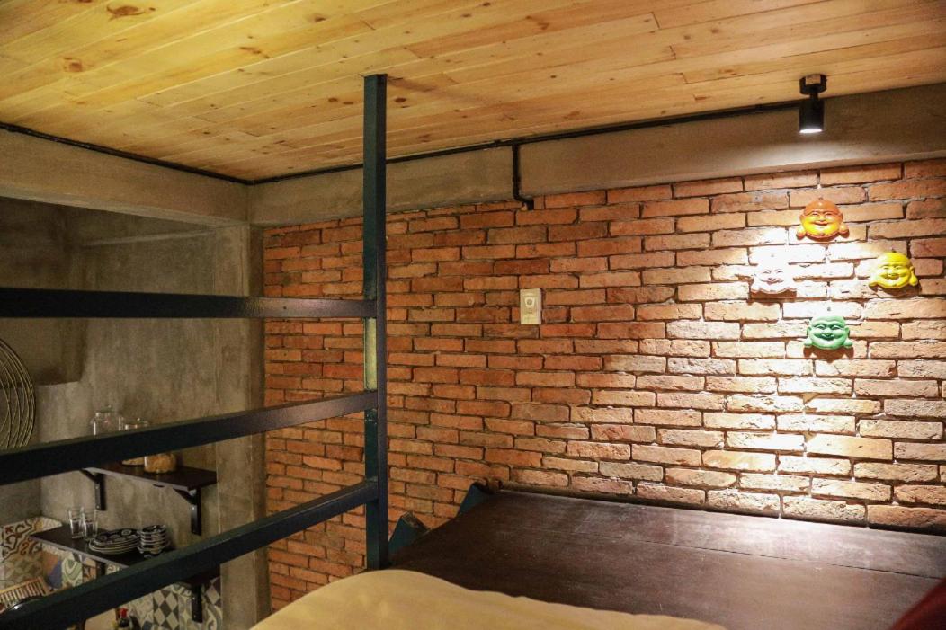 Stay&Chill - S.1: Ancient studio nearby Bui Vien