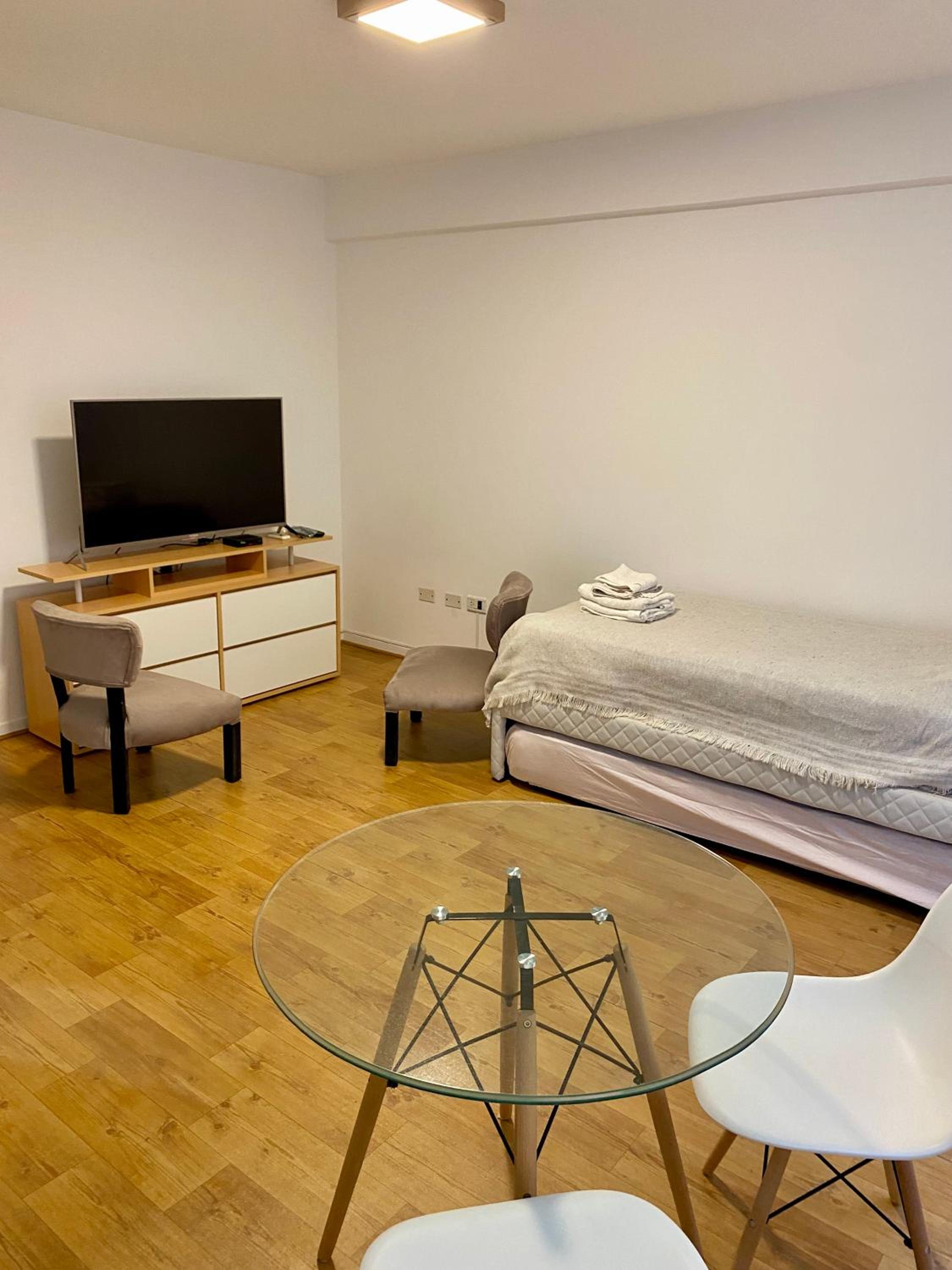 Estudio Monoambiente en Plaza Moreno