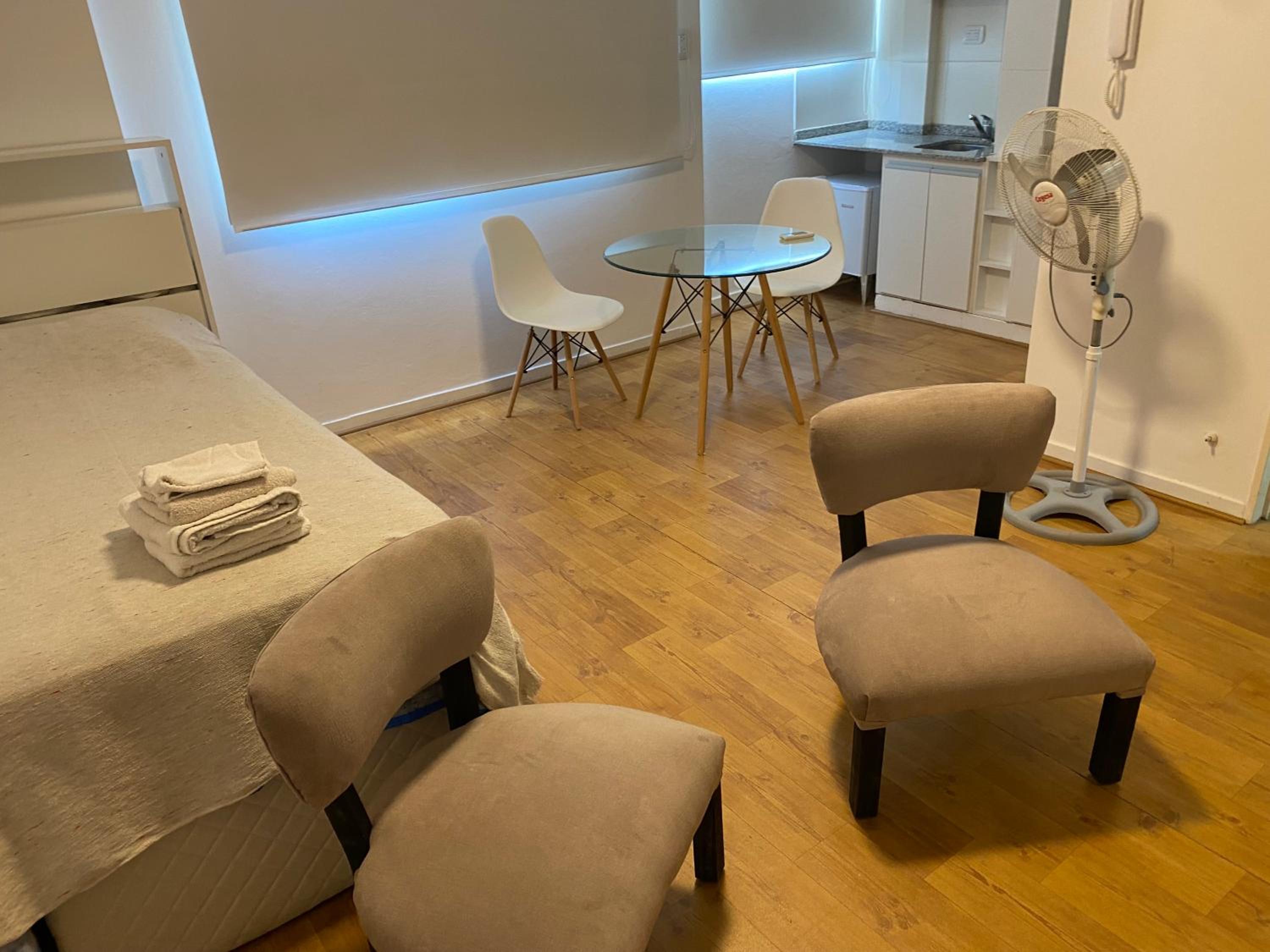 Estudio Monoambiente en Plaza Moreno