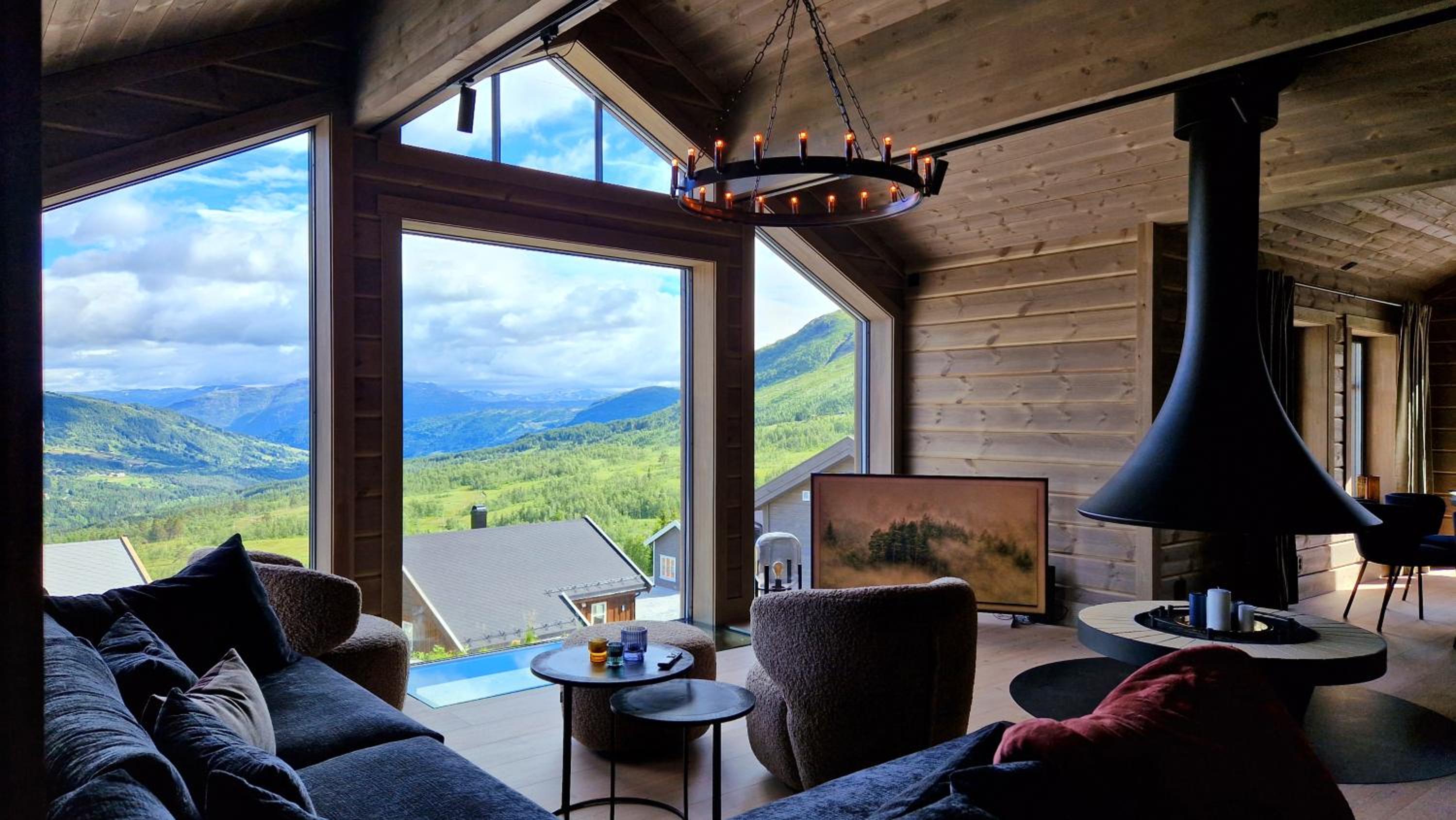 Mlodge - Luxury Mountain Retreat near Sognefjord & Flåm view 3
