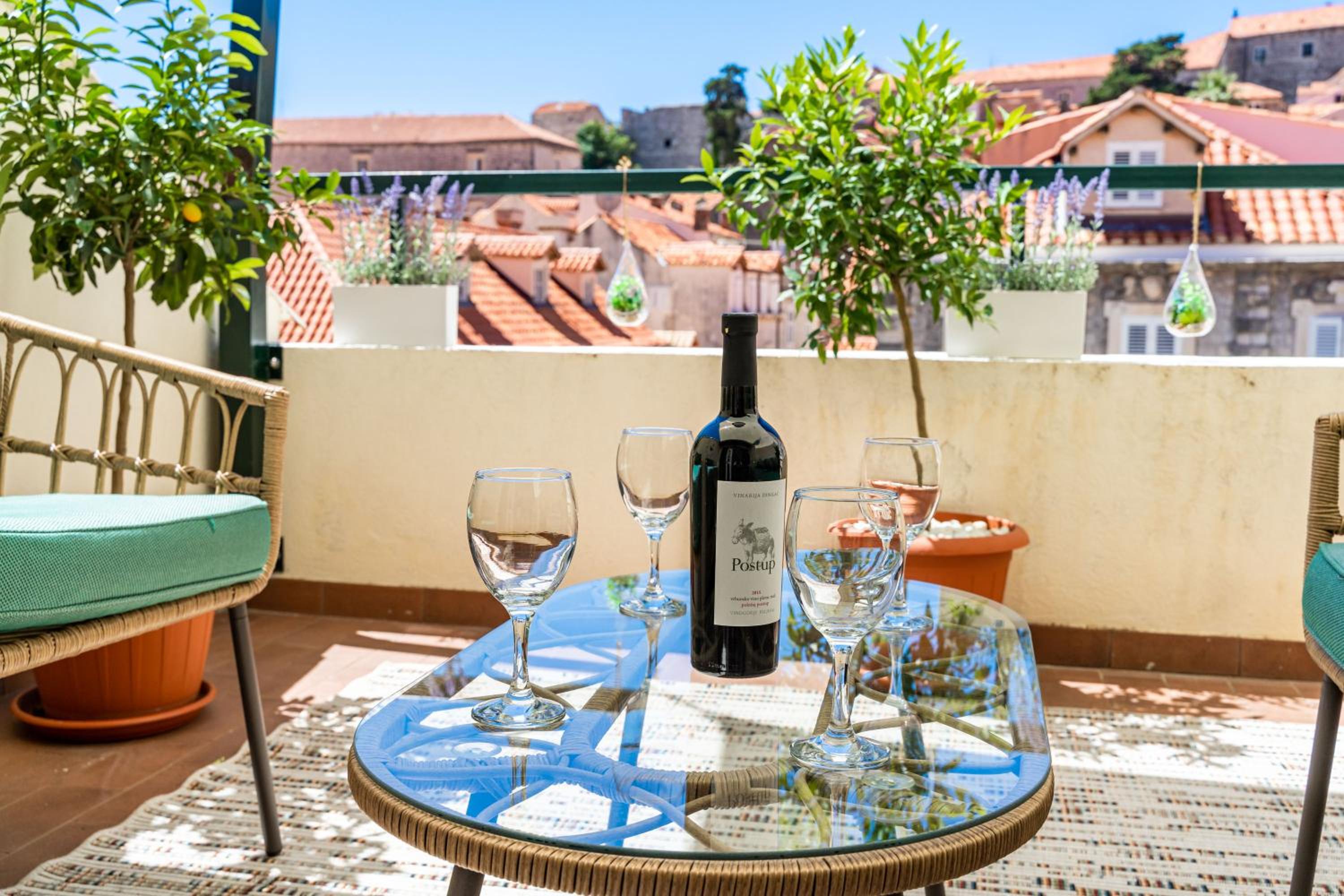 Luxury apartment Petra with terrace and city view