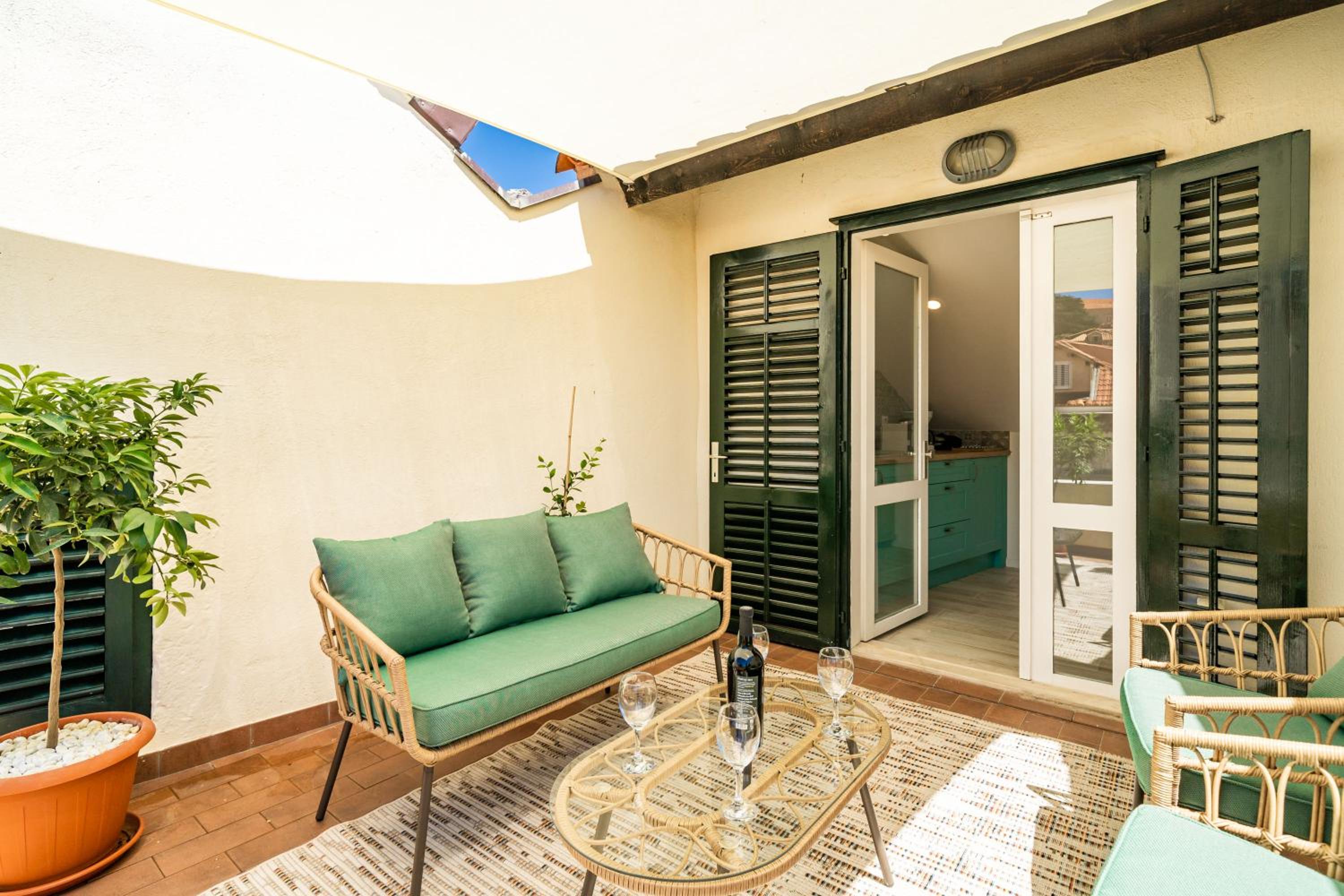 Luxury apartment Petra with terrace and city view
