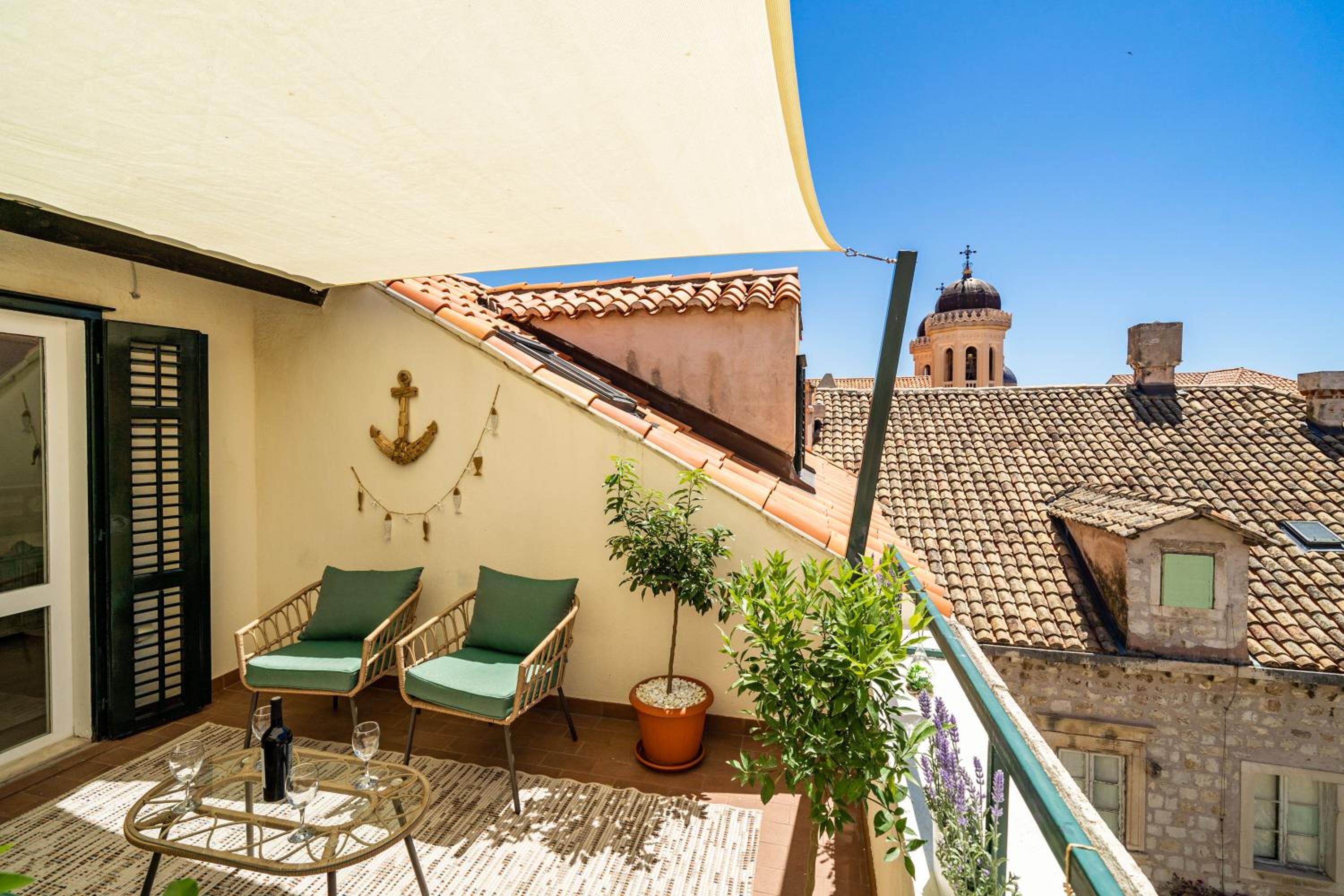 Luxury apartment Petra with terrace and city view