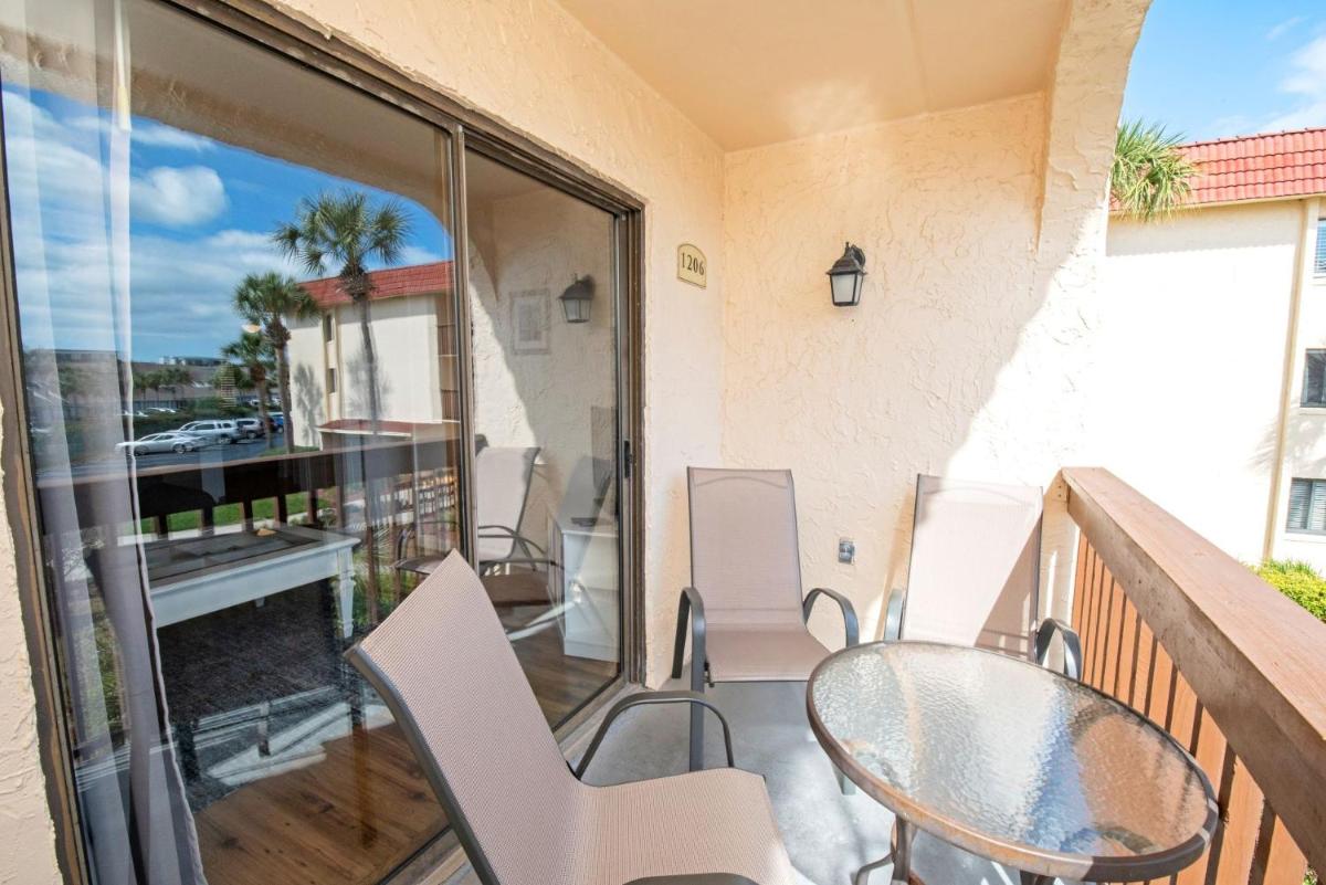 1206 Courtyard Villa 2nd Fl S view 5