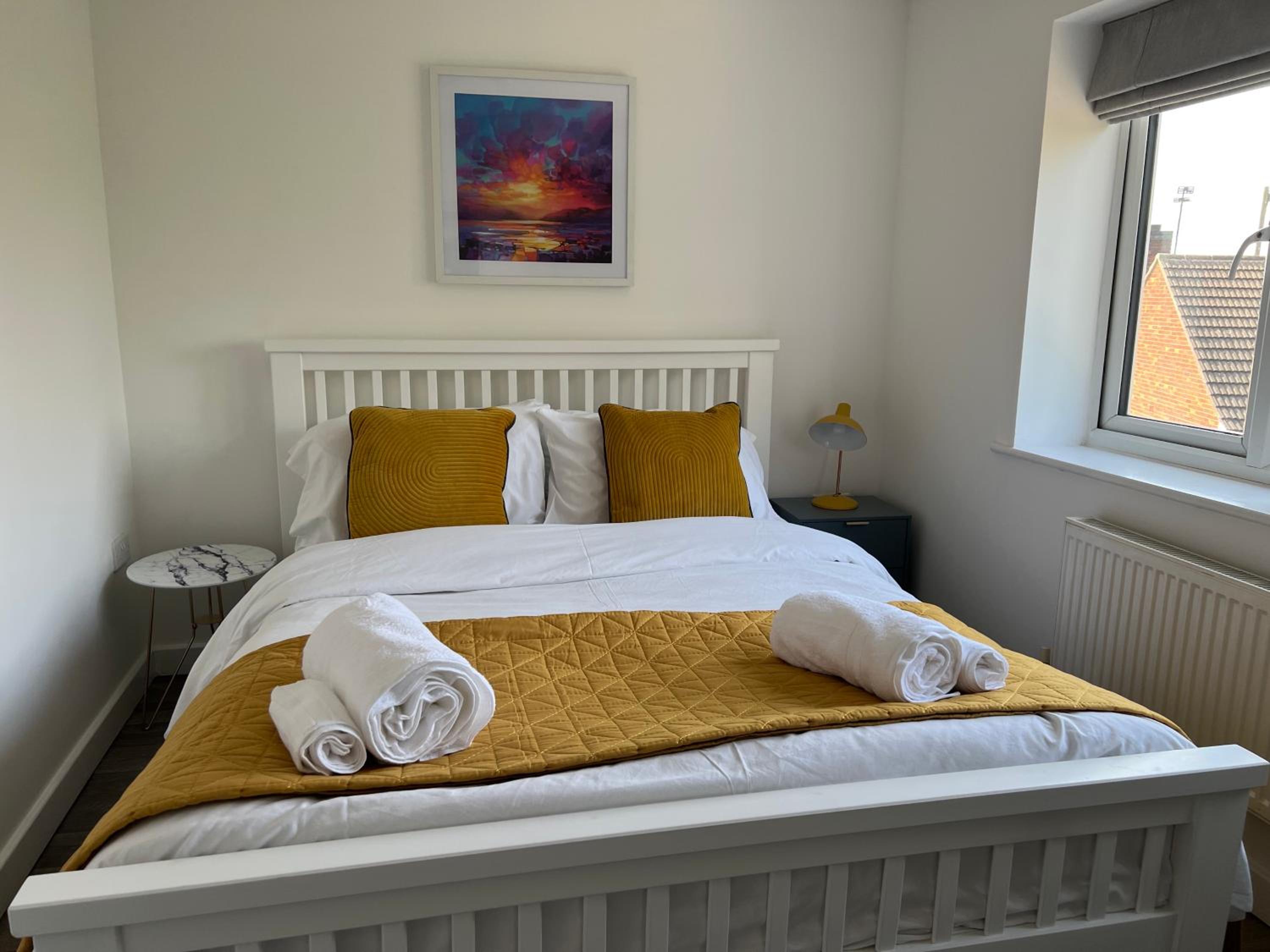 The Aldridge 2 Bedroom Apartment with FREE Parking view 2