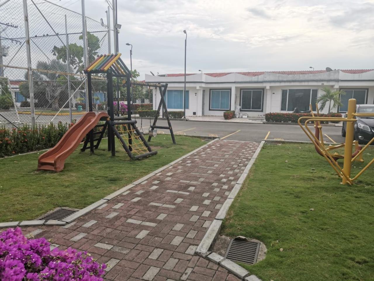 Agradable casa con piscina en tierra caliente