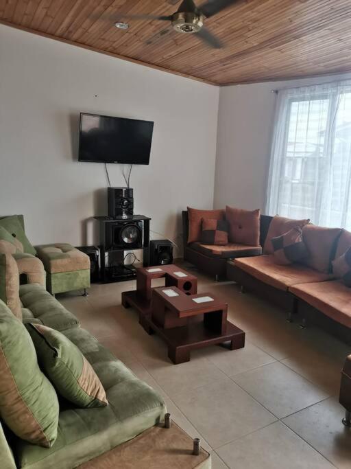 Agradable casa con piscina en tierra caliente