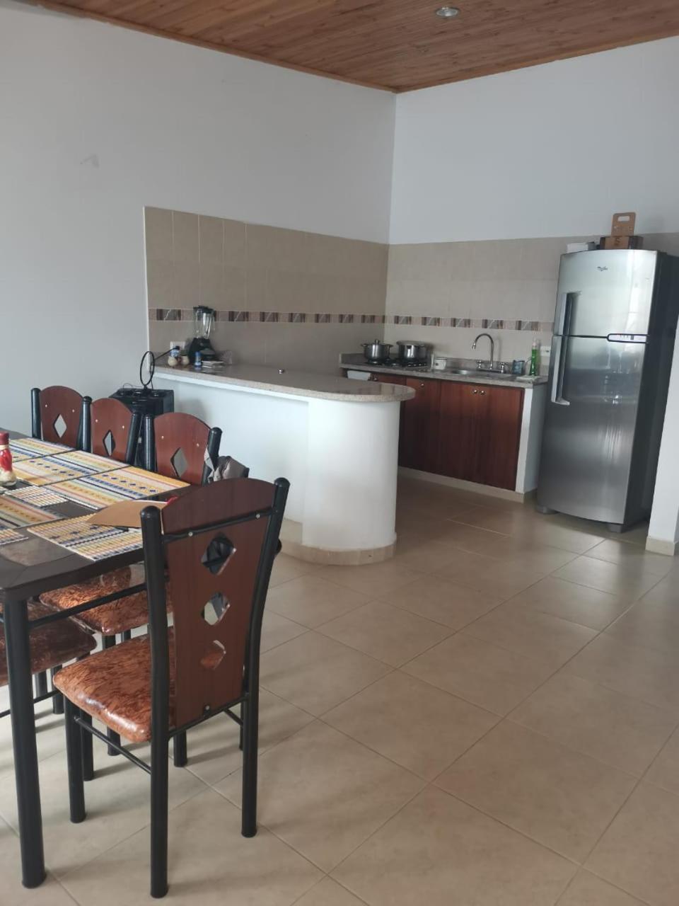 Agradable casa con piscina en tierra caliente