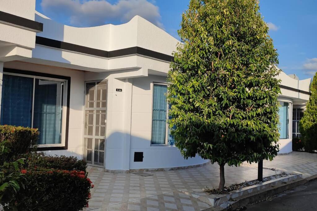 Agradable casa con piscina en tierra caliente