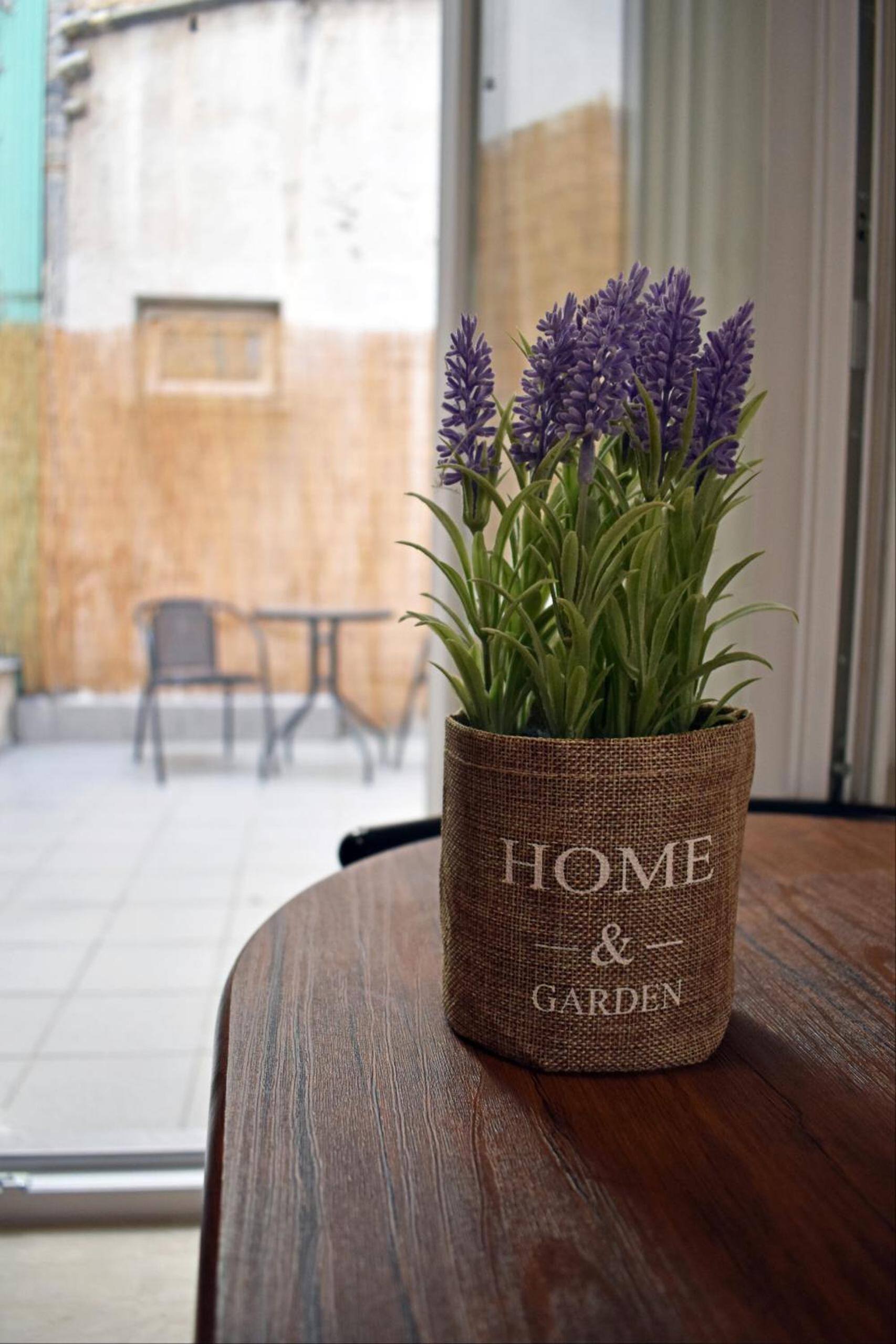 Olive - HappyHostGr - Downtown Apartment photo 1