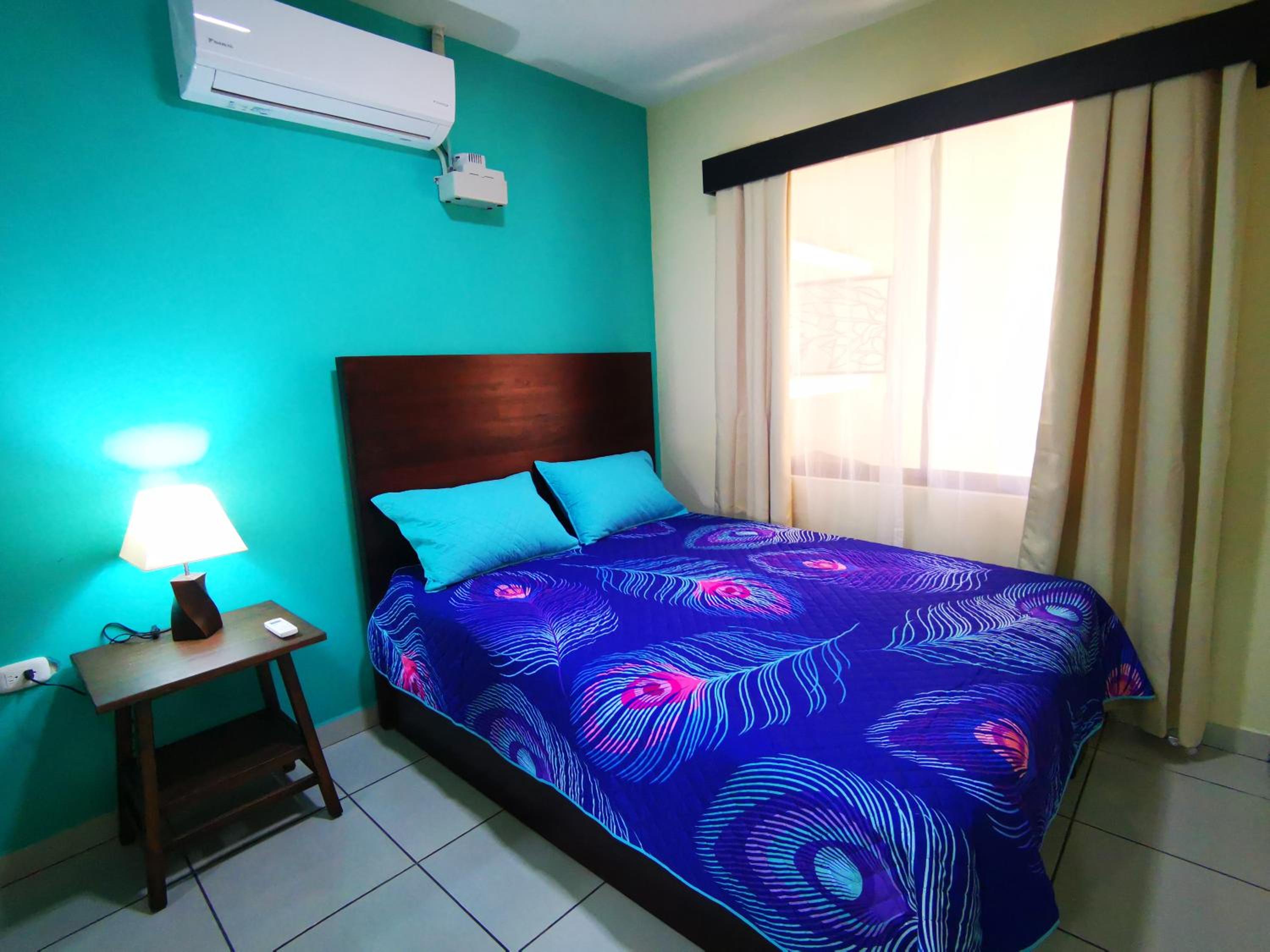 Loky's Apartments La Fortuna view 4