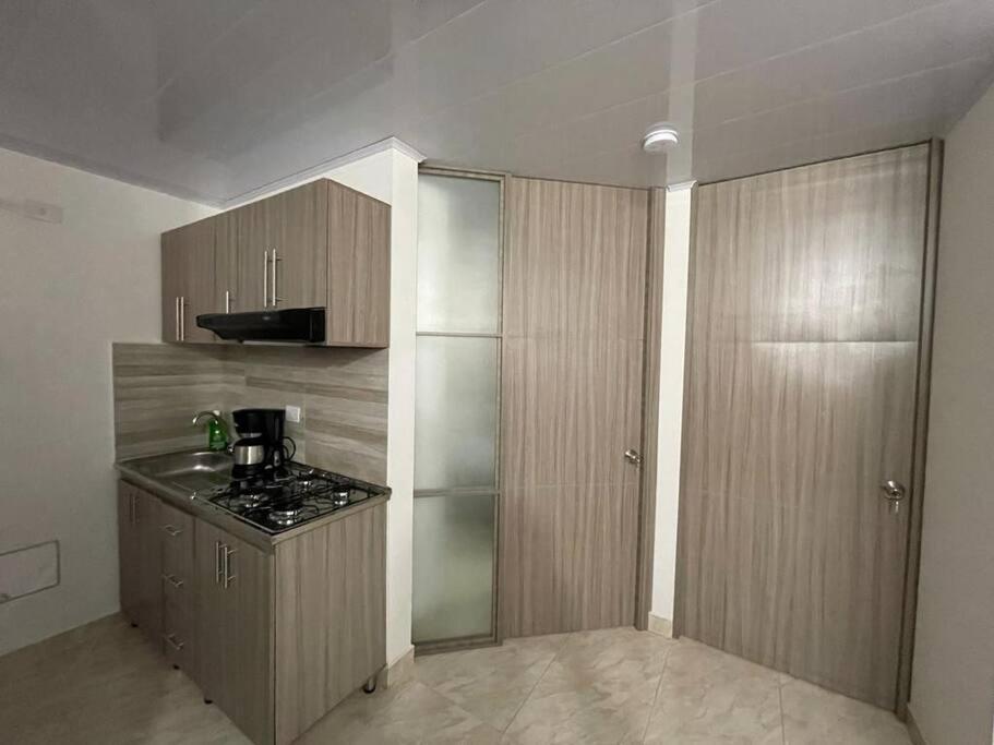 Hermoso apartamento completo 2 habitaciones - ubicación excelente para transporte al parque del café y PANACA view 4