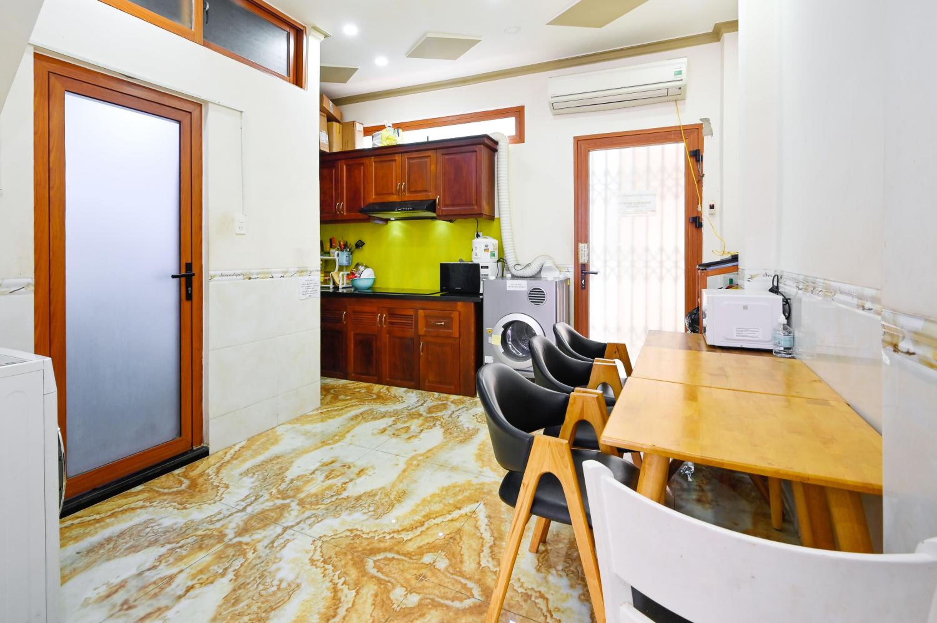 Huyen House